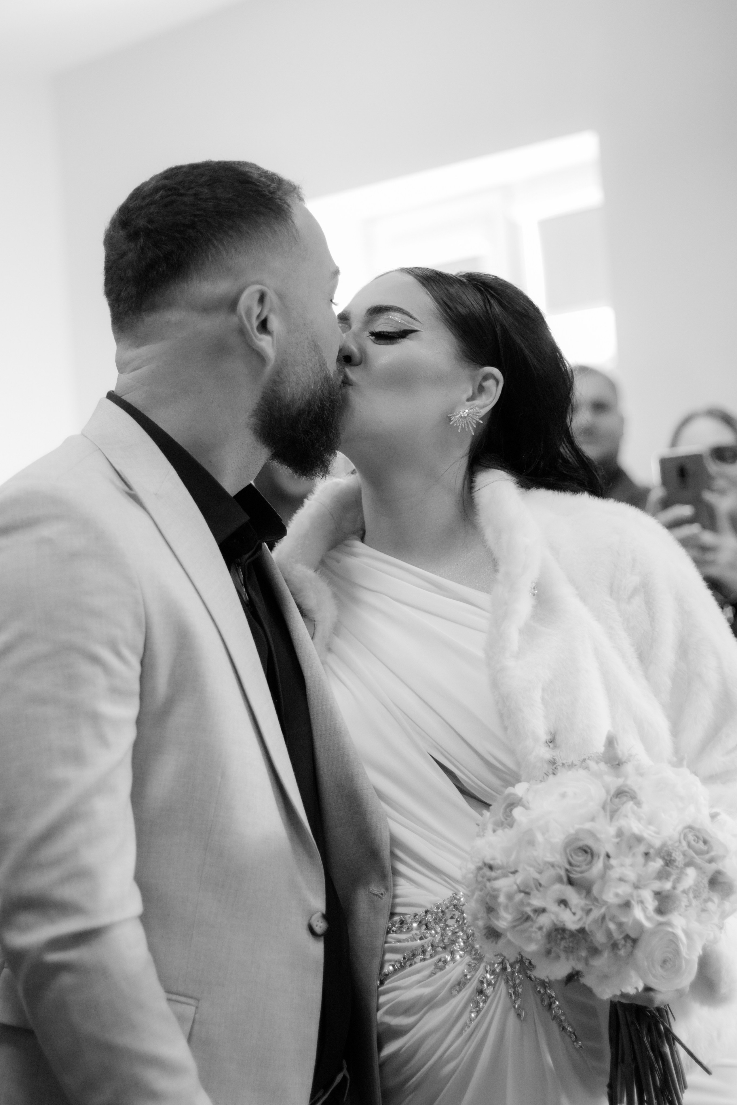 Madalina & Alin. Fotograf si videograf — evenimente si studio