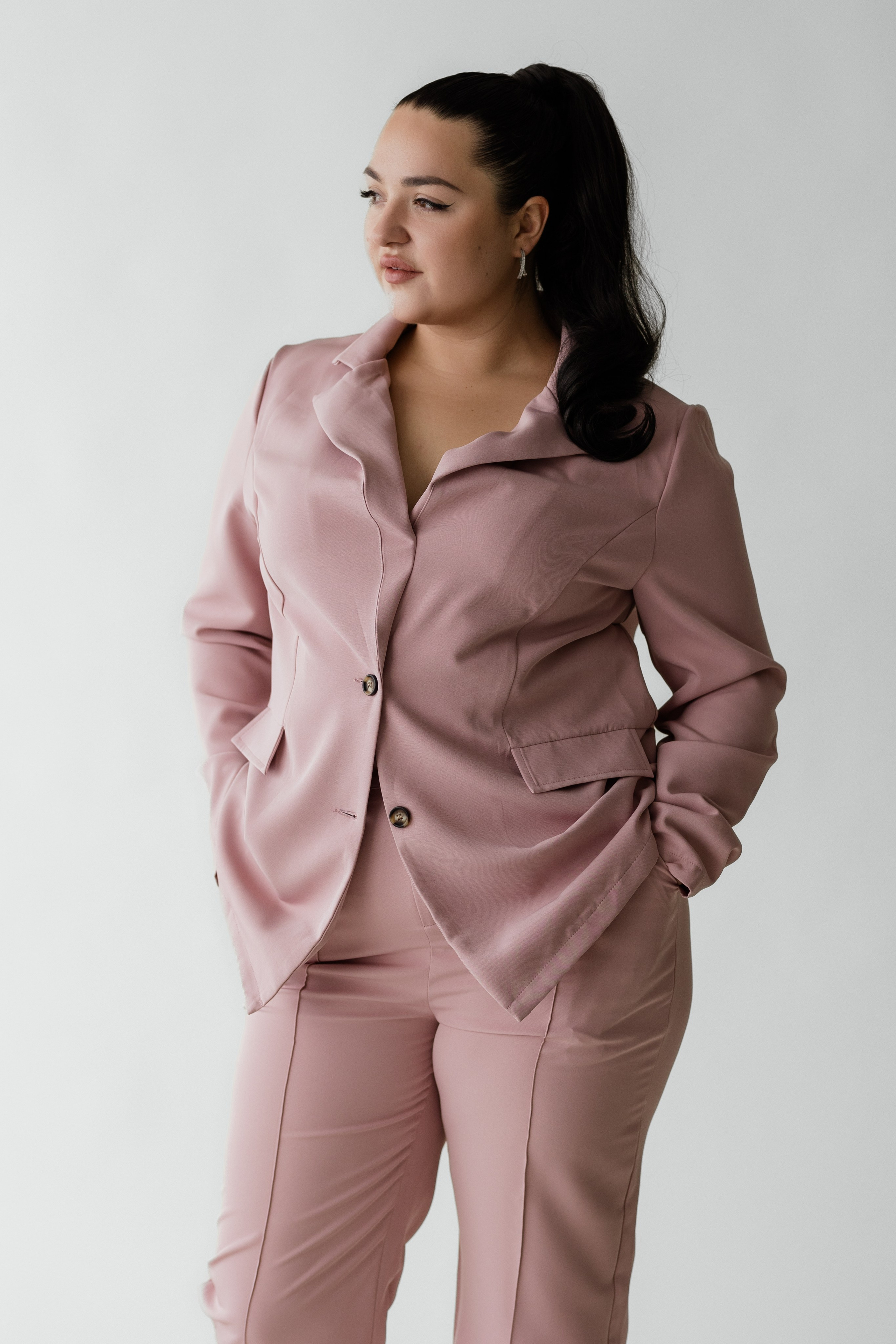 Viktorijos asmeninė, profesinė fotosesija fotostudijoje Marijampolėje