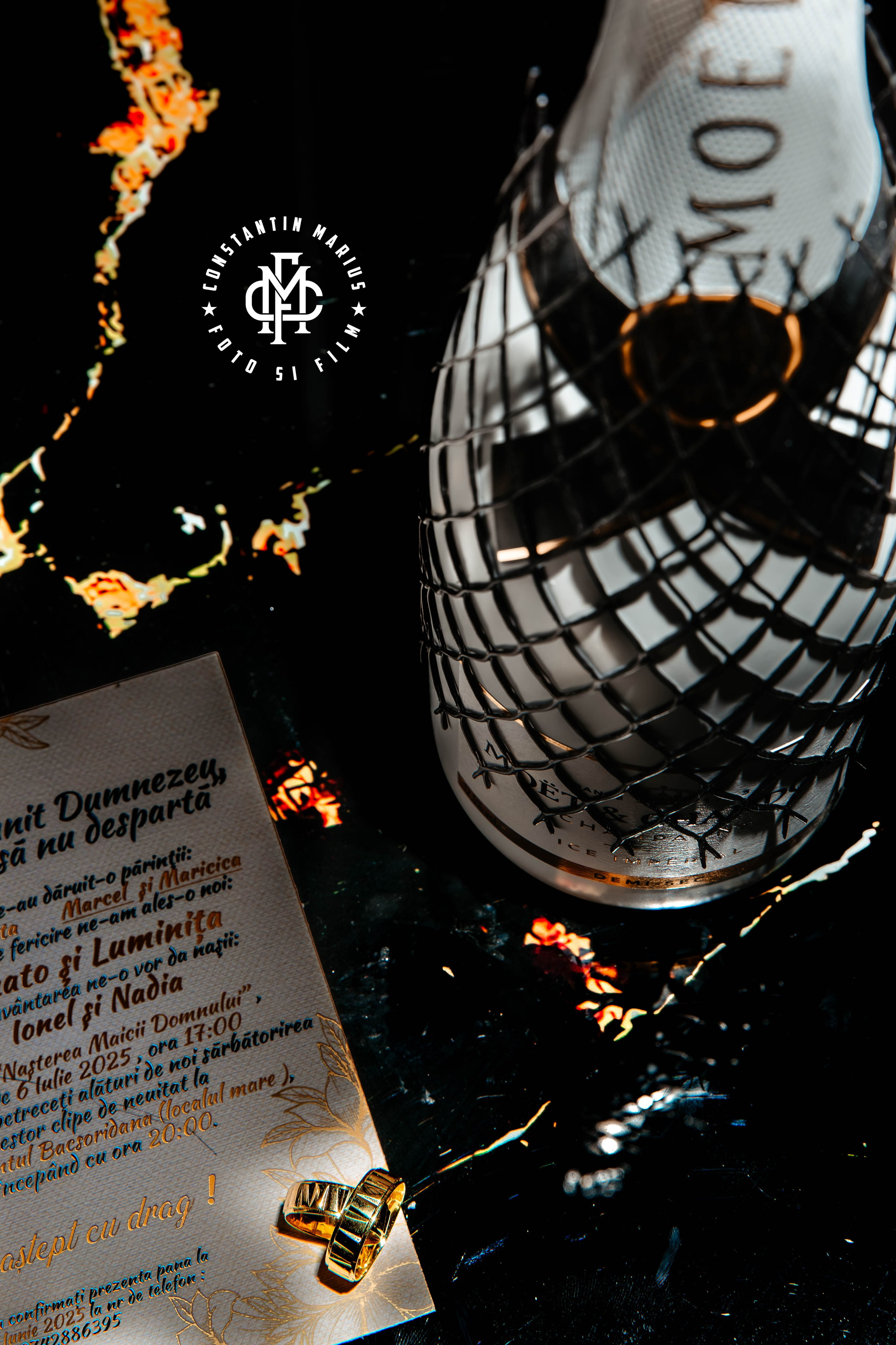 WEDDING PHOTOGRAPHY. DESPRE NOI