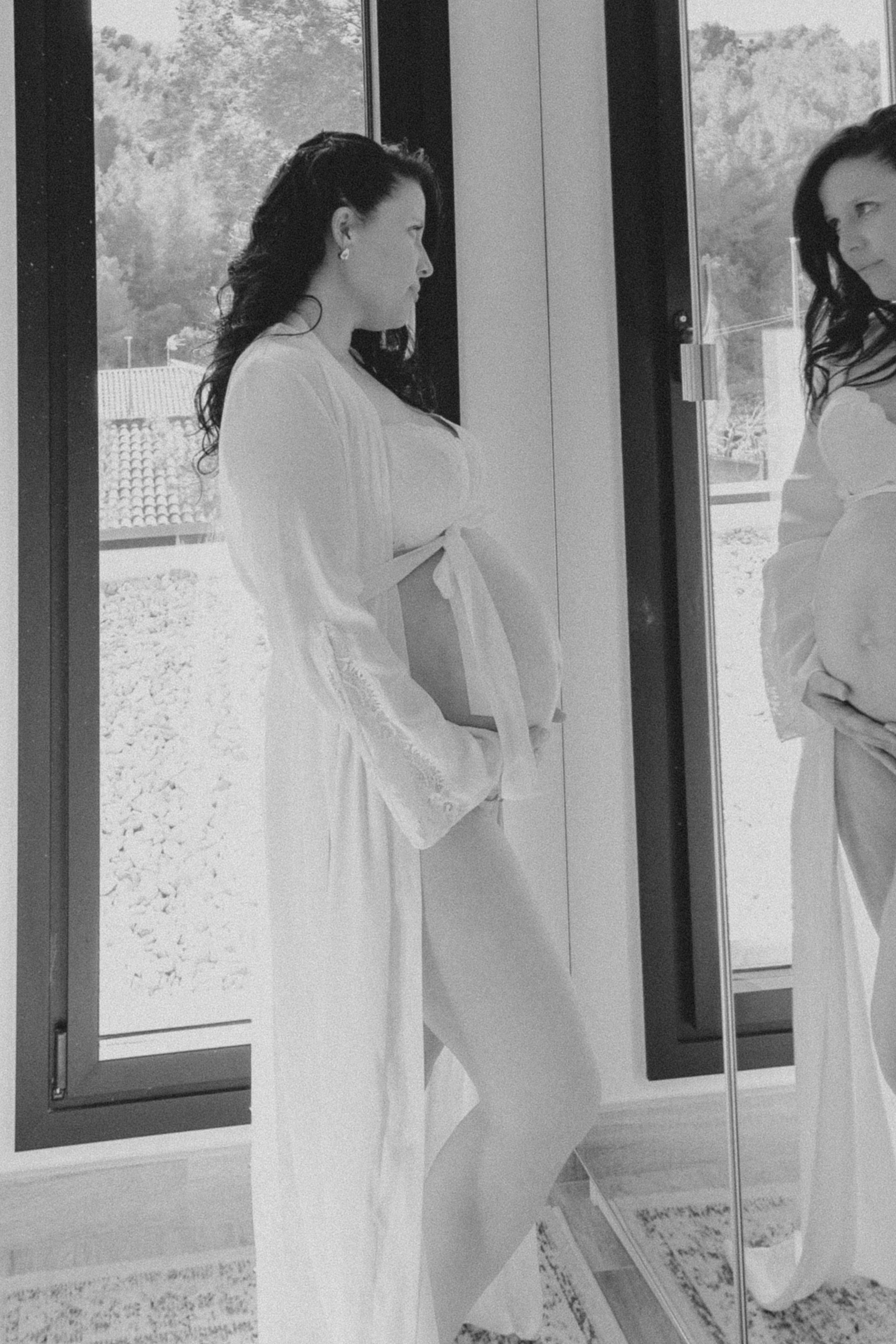 Sesión familiar embarazo. Fotografía profesional en Calafell - Elena Medvedeva