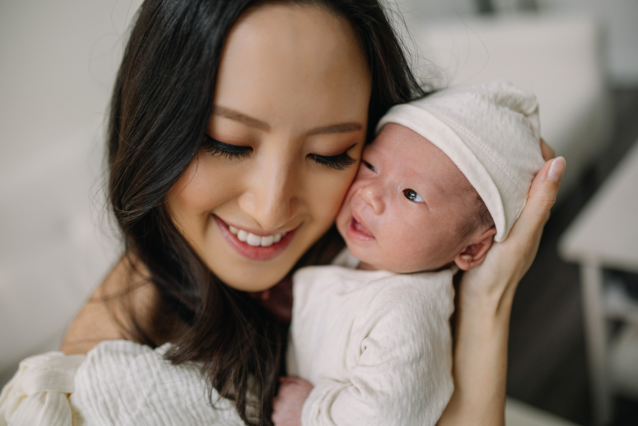 Newborn Home Photo Session. Maternity, newborn photographer in the Bay Area|Iryna Rakivnenko