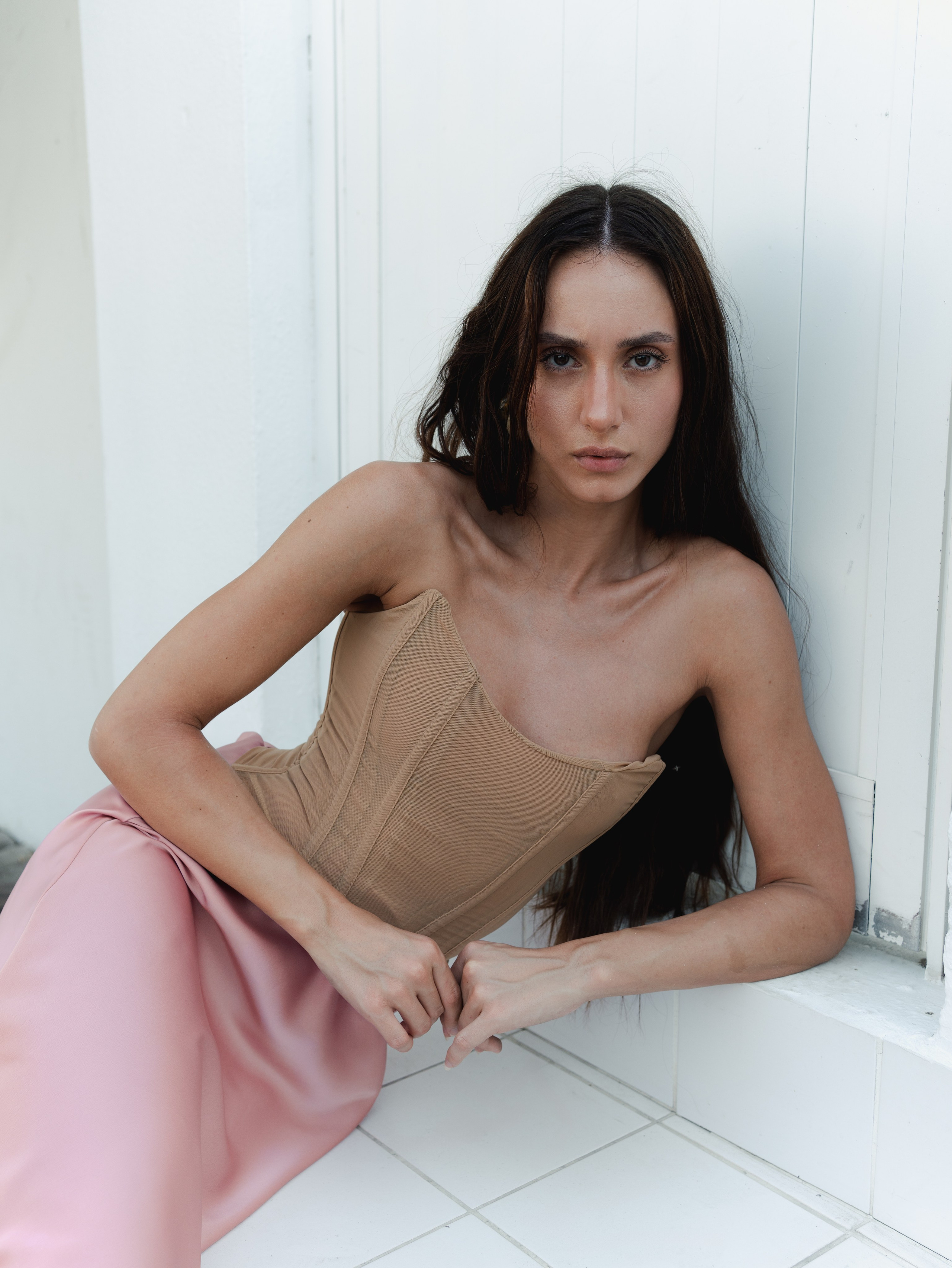 #E7C Summer. Alisha Geva | Contemporary fashion women’s portrait Dubai