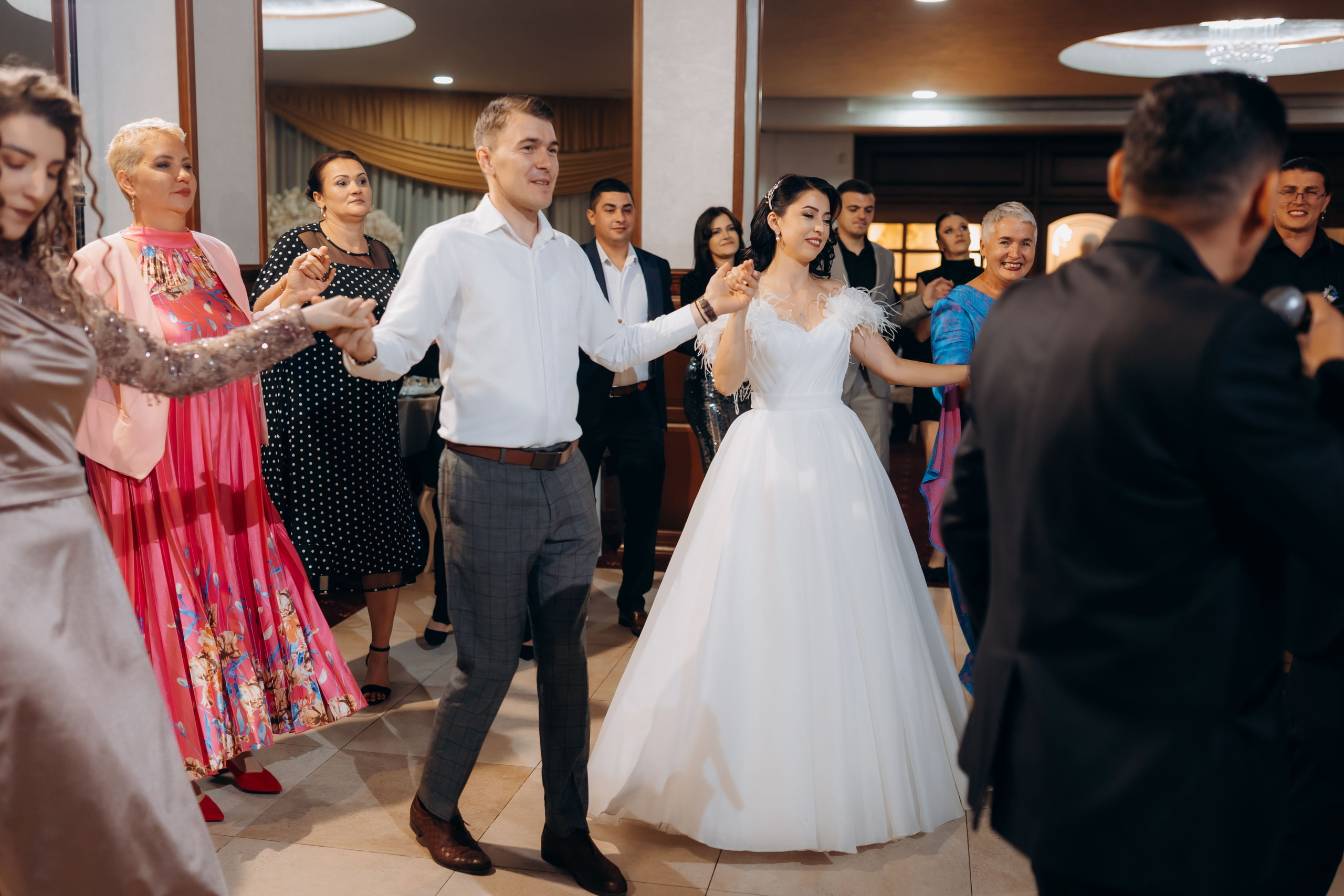 Loredana & Emilian – Ziua Nunții | Videografie - fotografie Botez Suceava, Iași, Botoșani. Servicii foto-video profesionale, pentru momente de neuitat