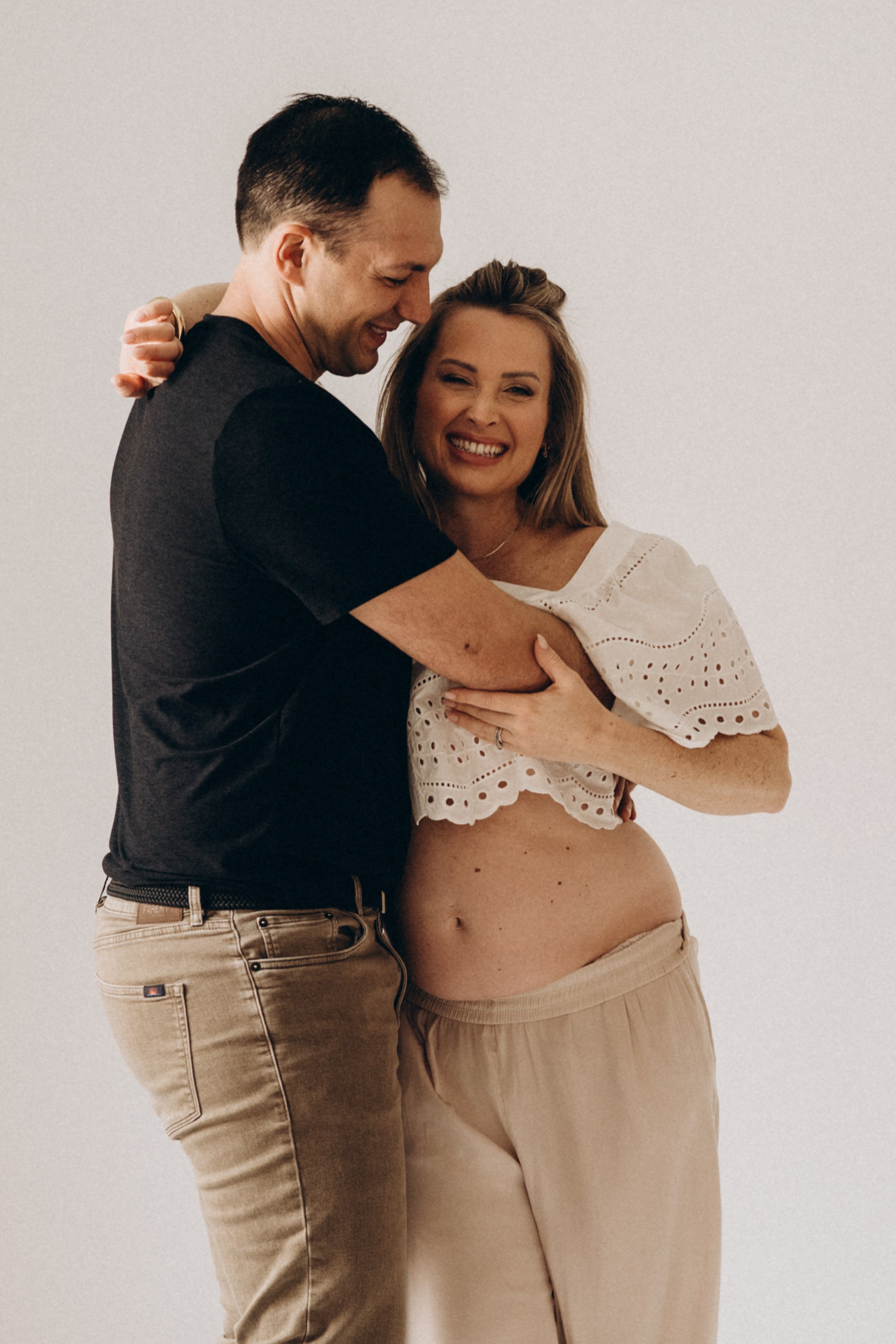 Emily. Modern maternity photographer in Long Island New York