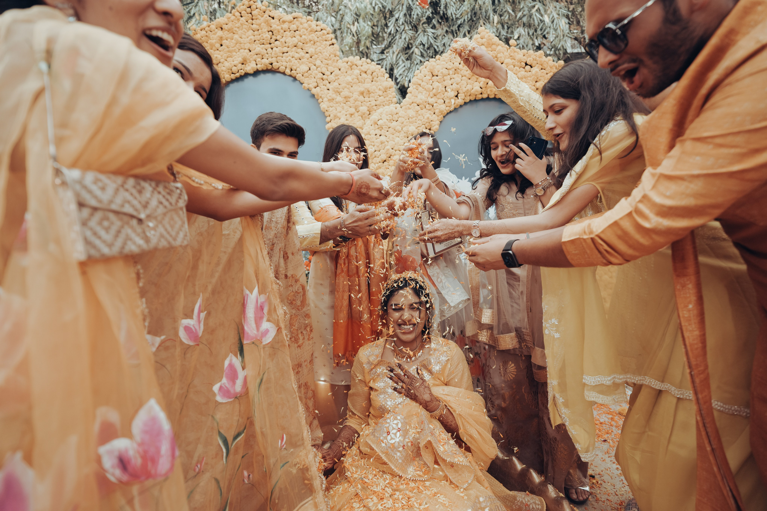 HALDI & MEHANDI. Wedding photographer Stalen Robert