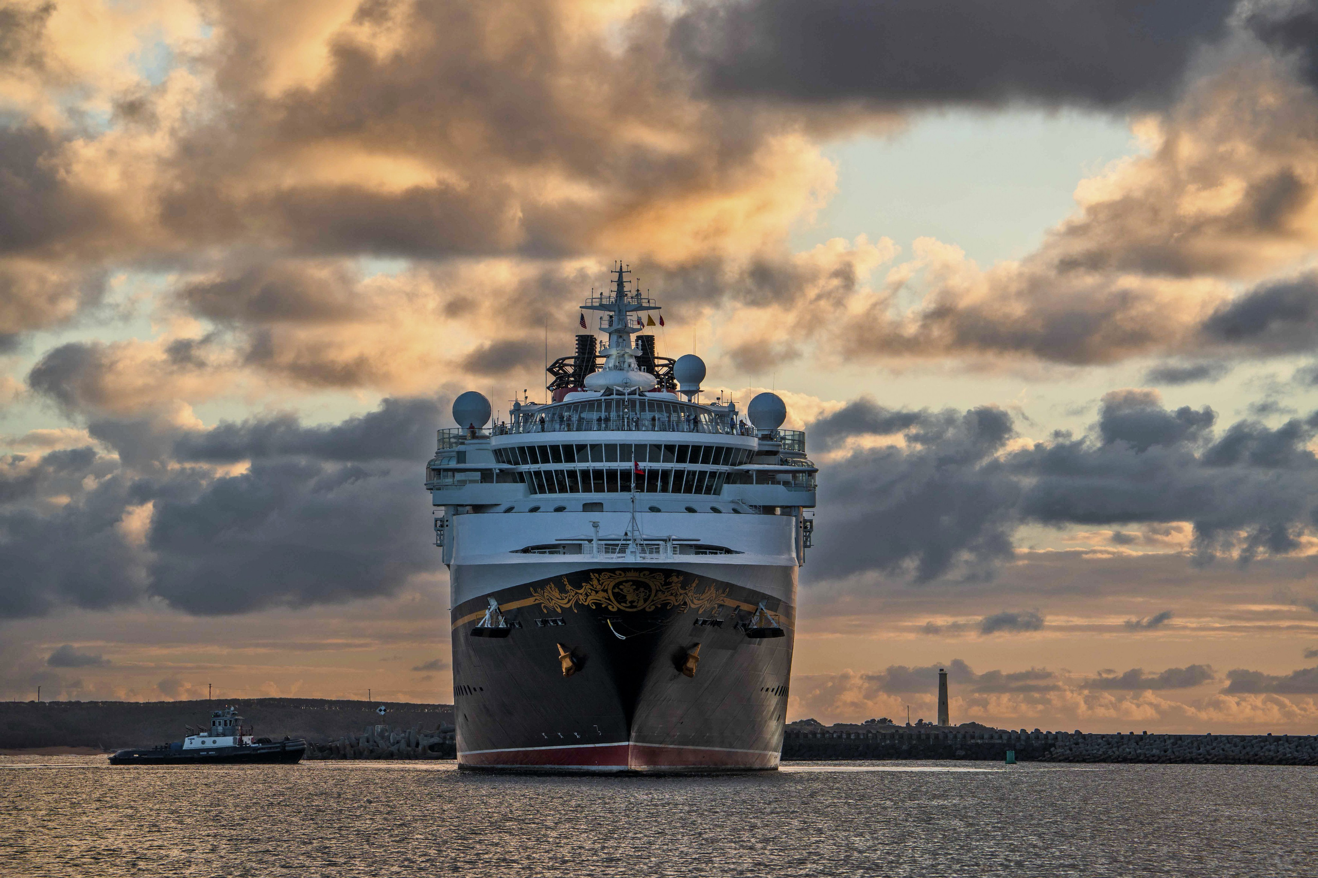 SHIPS. Awards winning photographer in Kauai, Hawaii