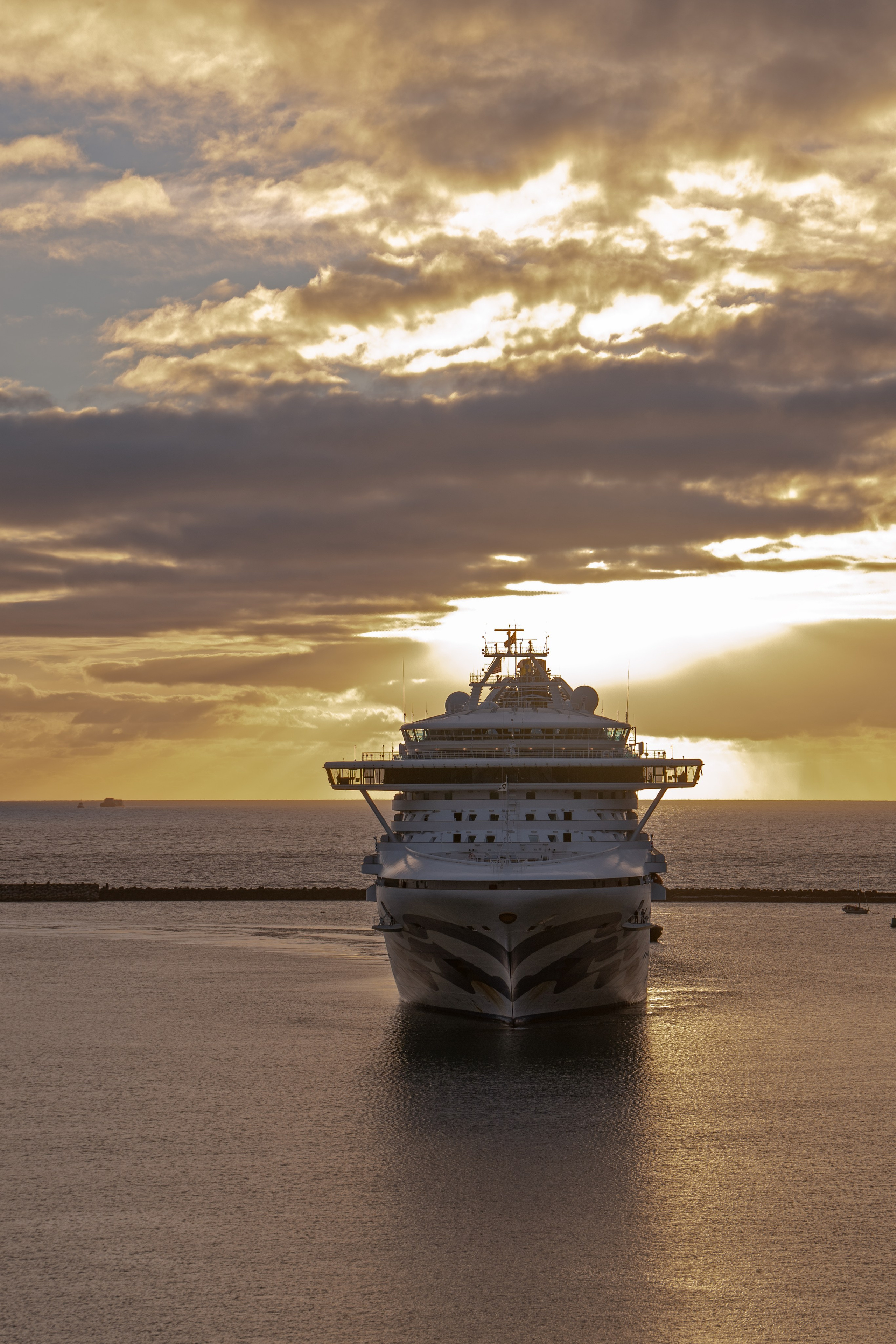 SHIPS. Awards winning photographer in Kauai, Hawaii
