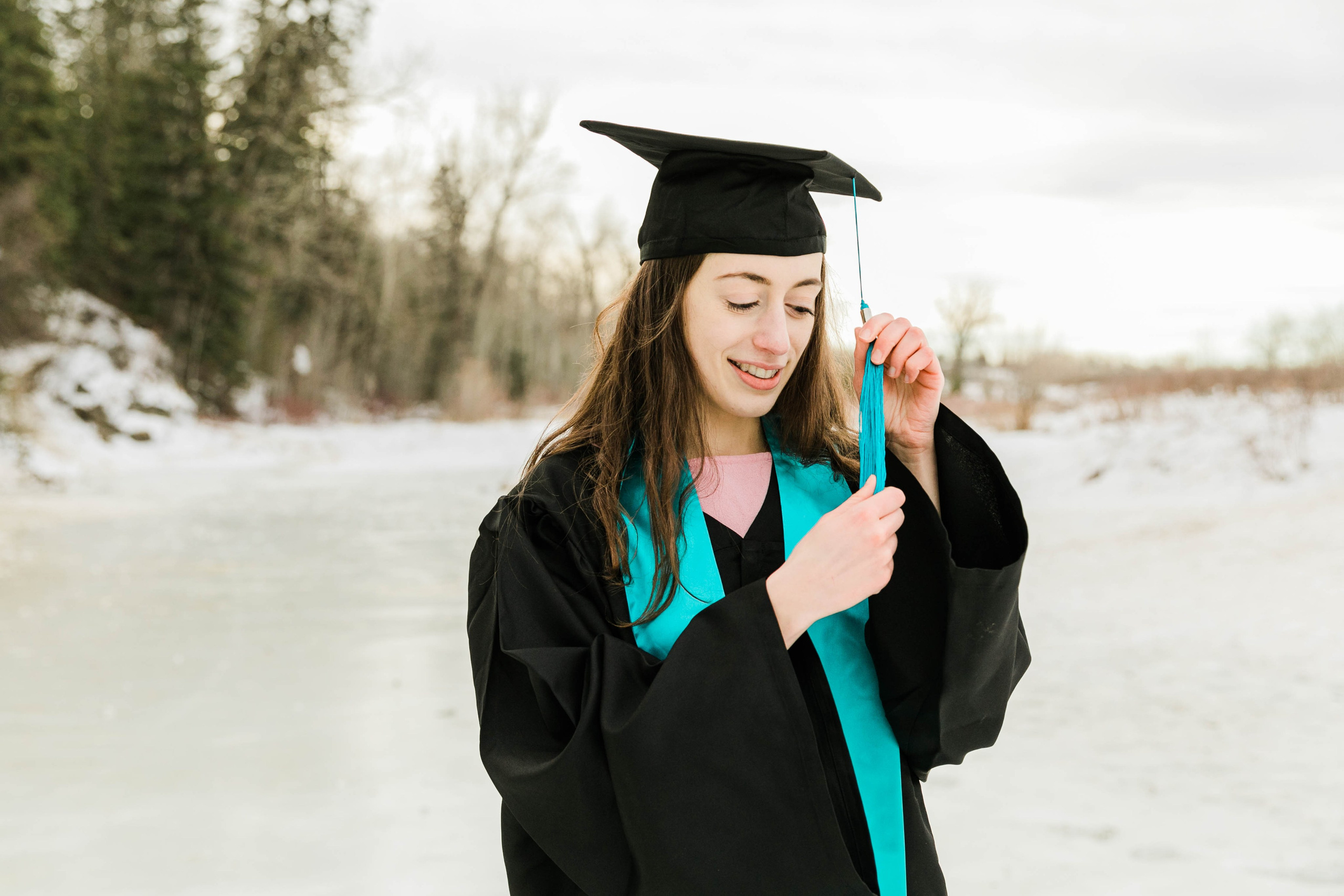 Laurance Graduation — Fish Creek Park. Fotografía accesible en Calgary