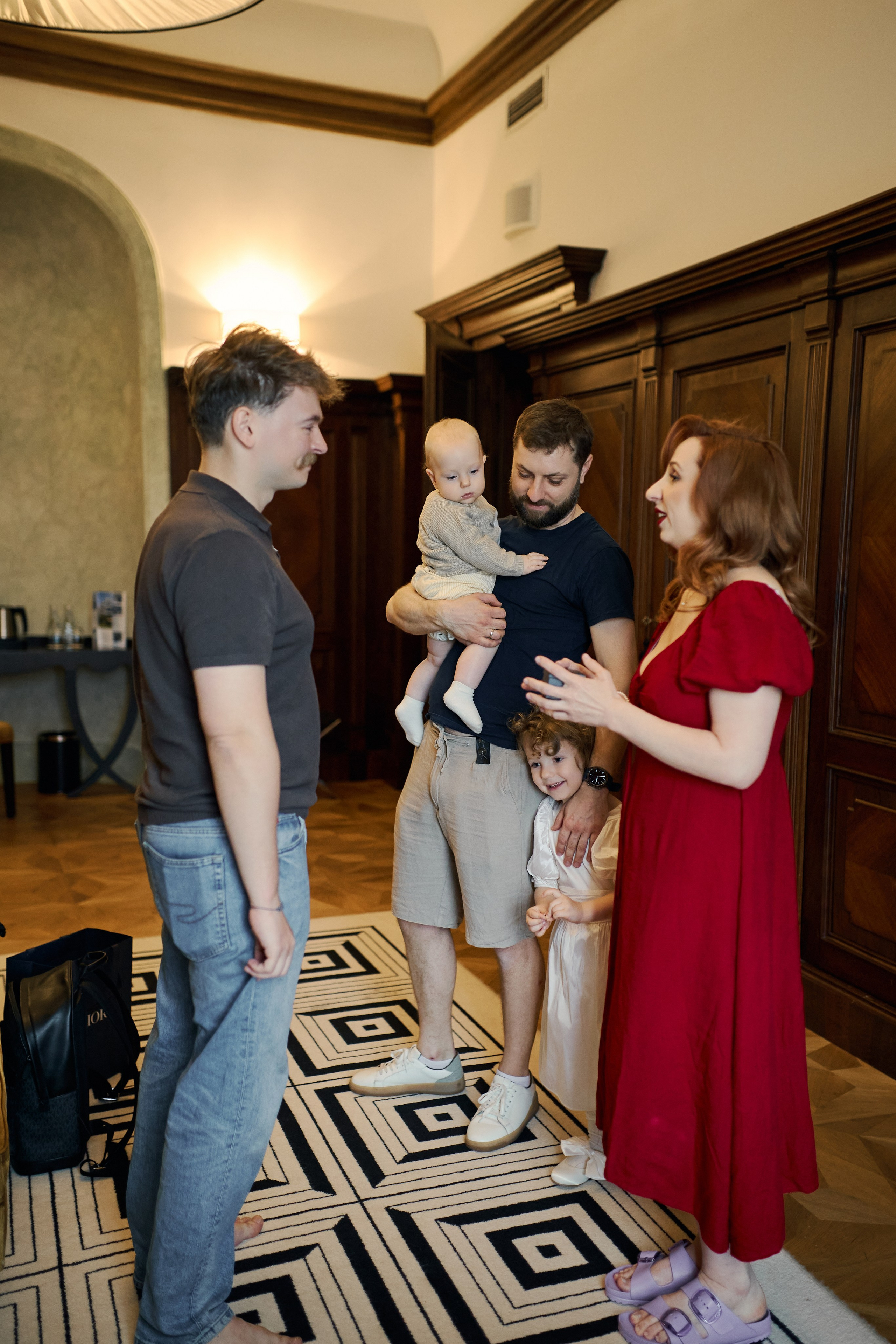 Wiktoria & Kacper. Pałac Goetz. Fotograf ślubny i rodzinny w Krakowie Yana Klymova