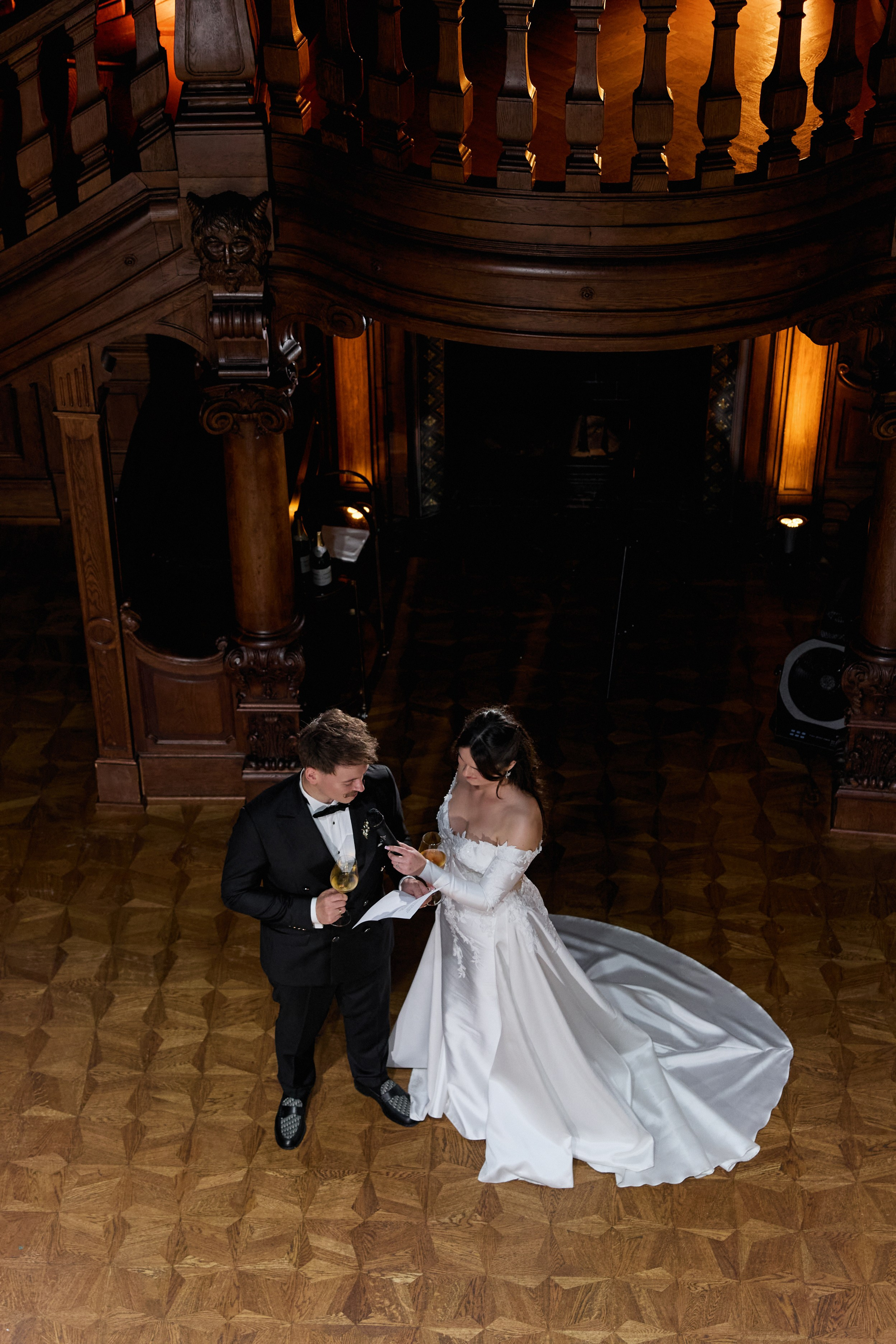Wiktoria & Kacper. Pałac Goetz. Fotograf ślubny i rodzinny w Krakowie Yana Klymova