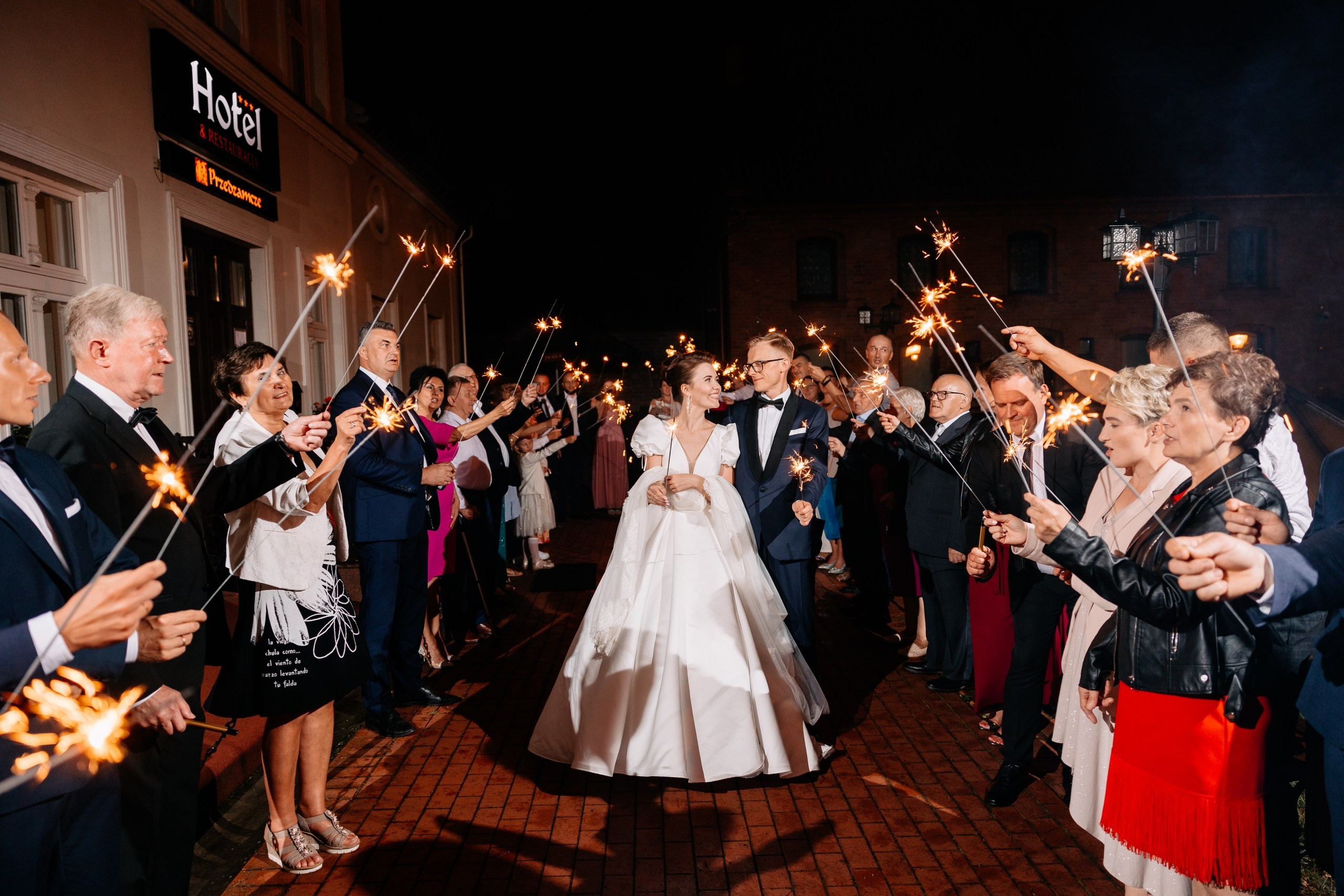 Wiki ♡ Przemek. Fotograf Ślubny Warszawa - Sesje Biznesowe Rodzinne Eventy