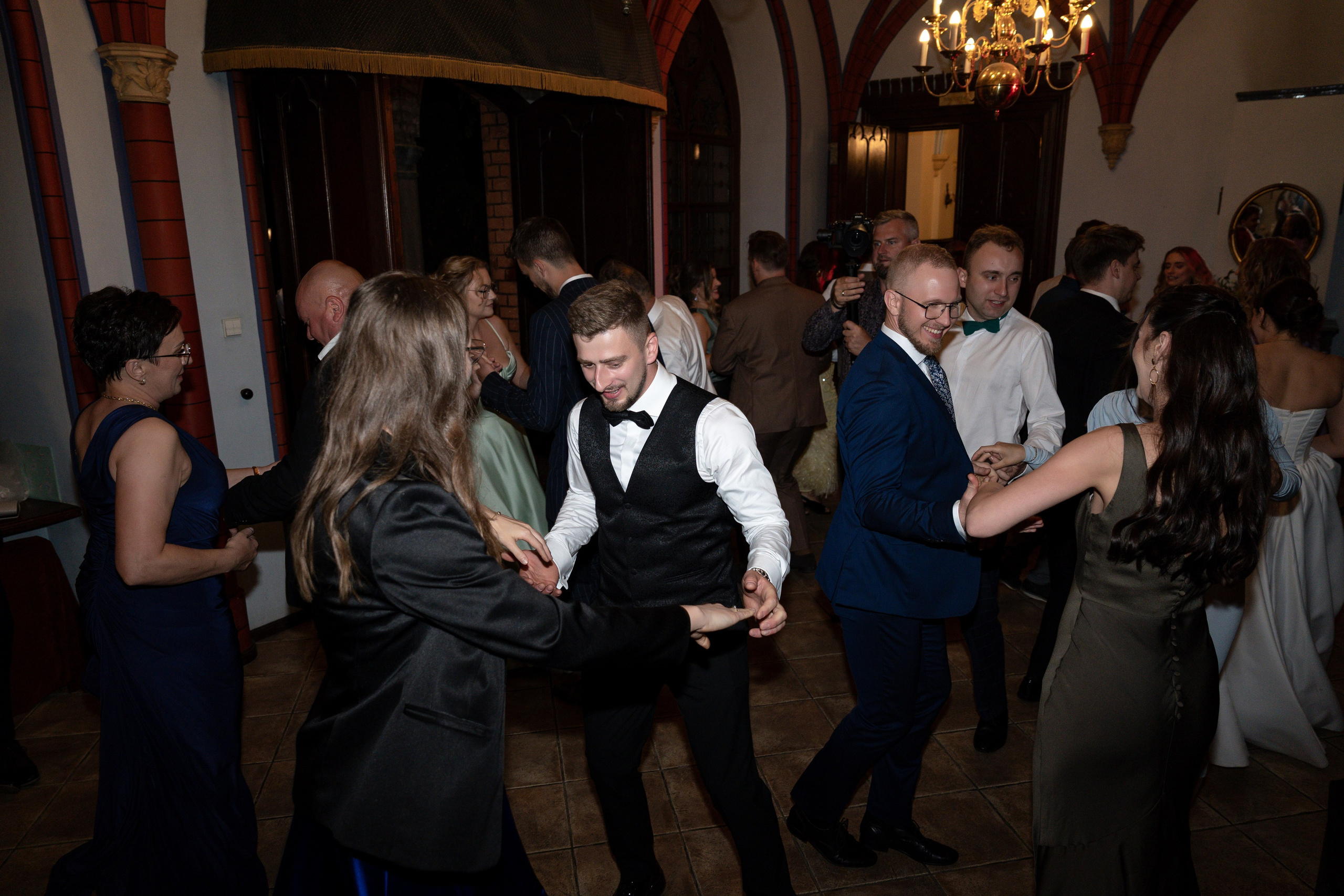 E&N: Zamek w Rzucewie. SL Wedding Photo — Editorial, Elegant & Timeless Wedding Photography in Poland and Across Europe