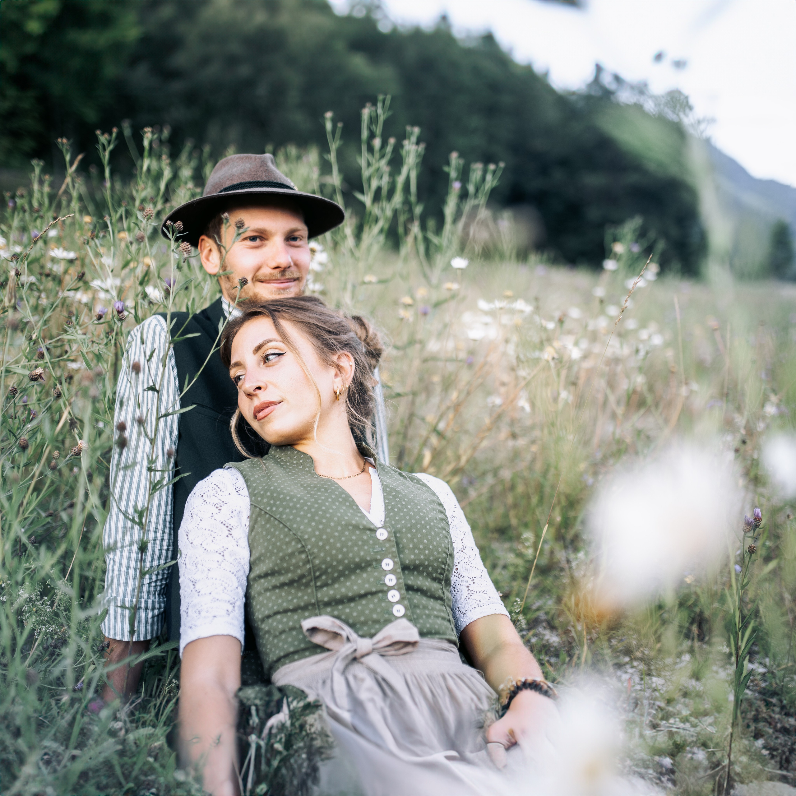 Selina & Conny. GoldenHourStory