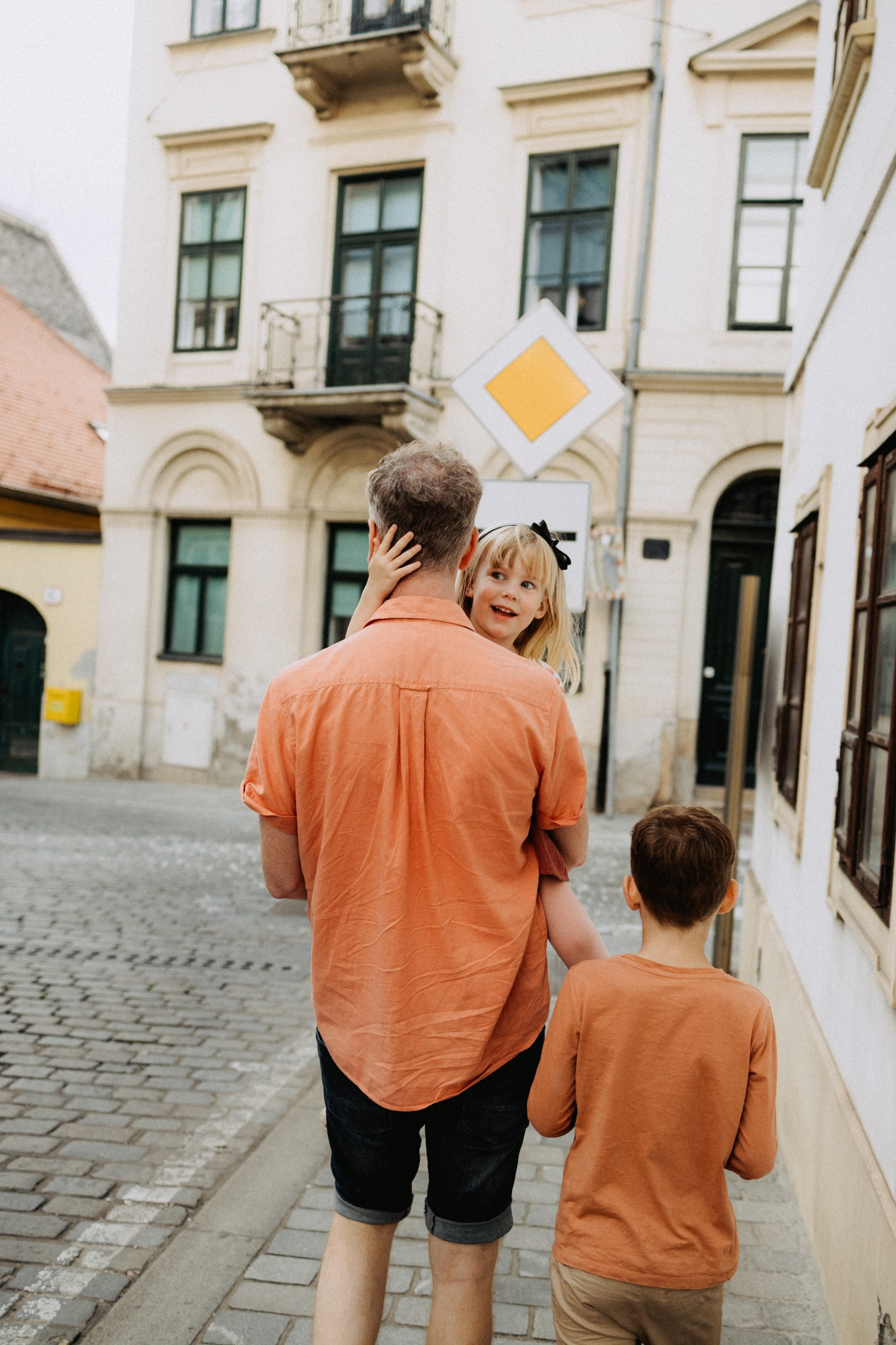 Family in the city. Elena Gorobets. Photographer in Zagreb