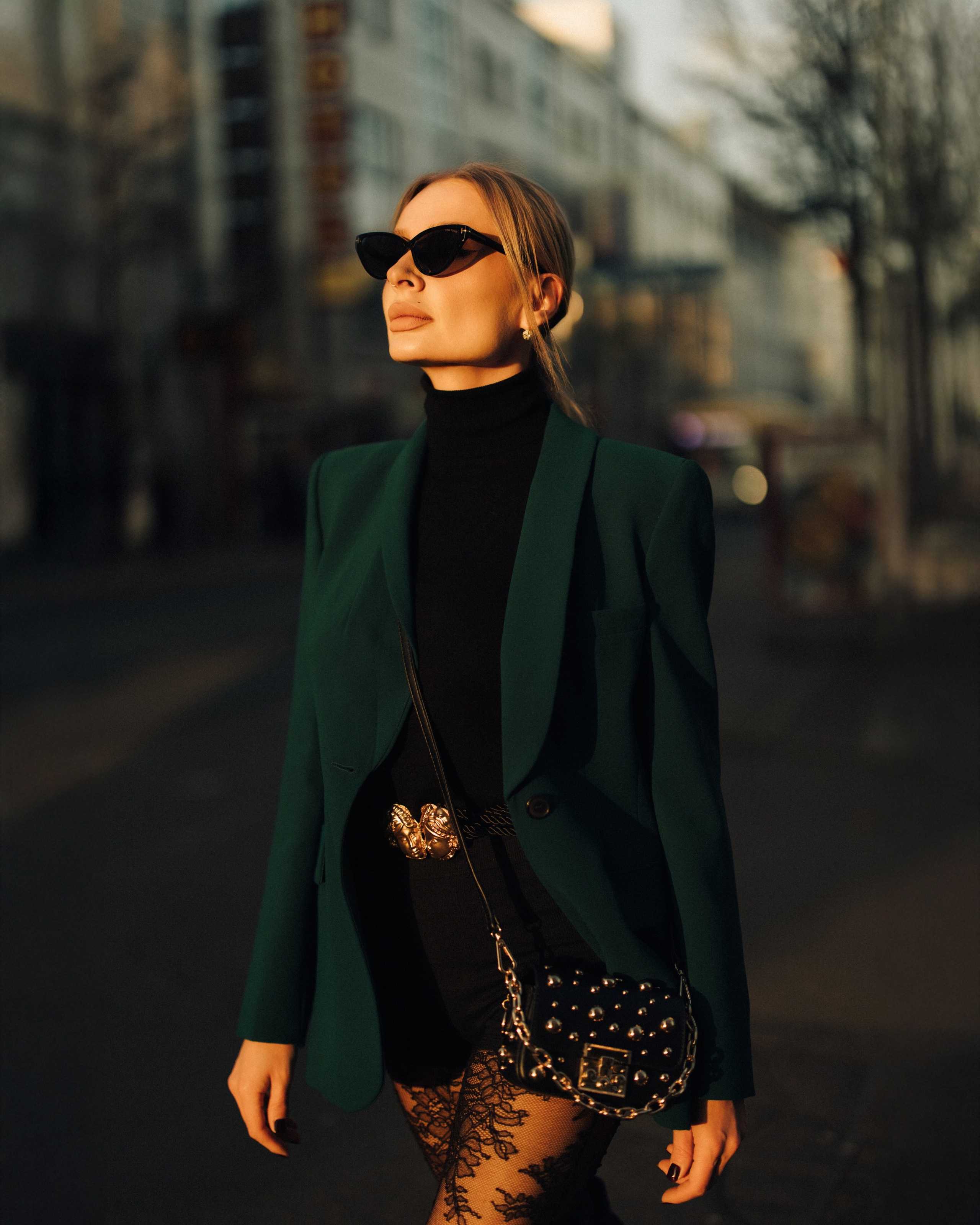 Golden Hour Portrait in Leipzig. Elegant Woman in Fur Coat&Suit. Timeless Photography by Kristina Kozheltsova. Kristina Kozheltsova- Soulful Portrait&Lifestyle&Love Story Photographer in Leipzig, Germany