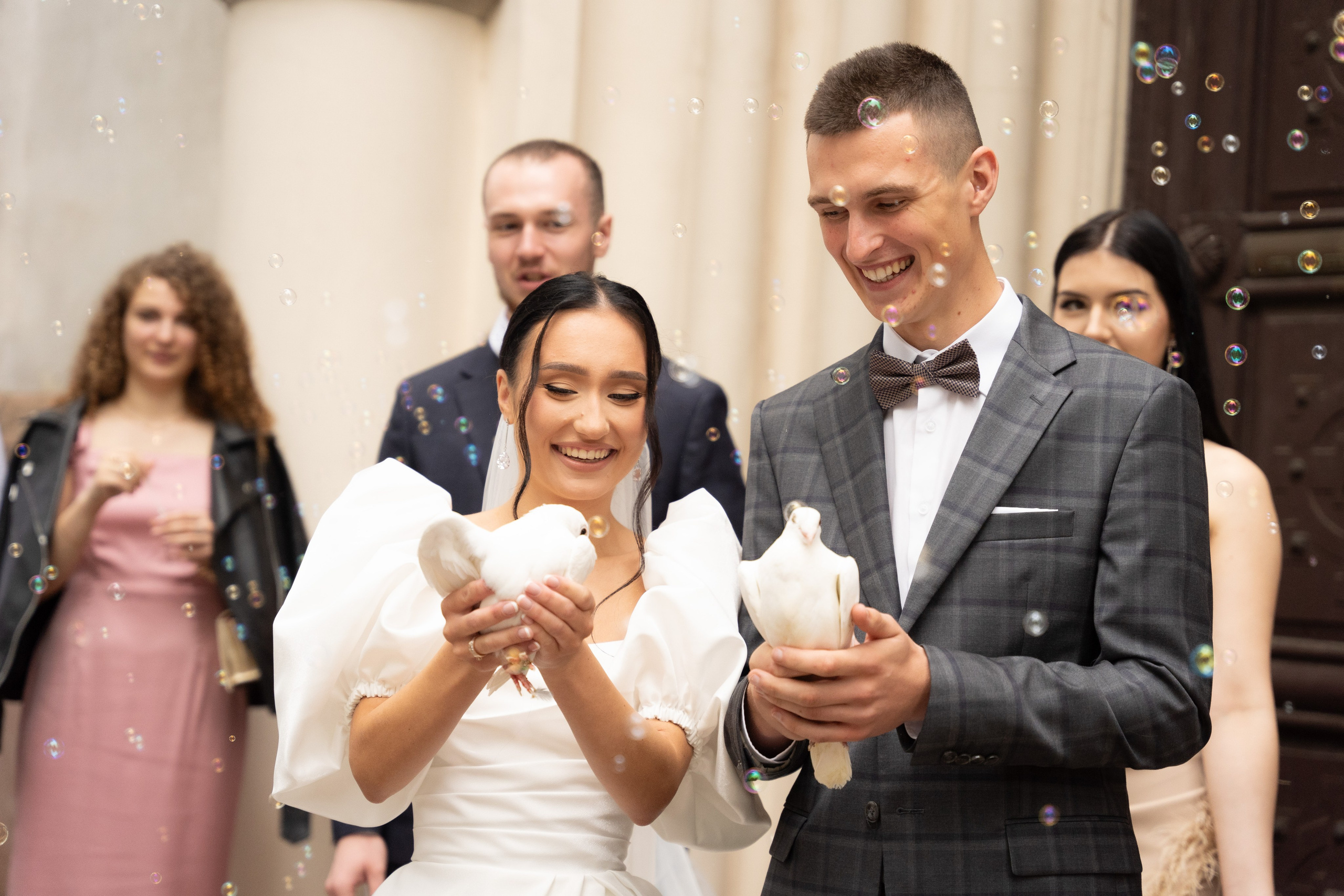 Nuotakos rytas, vestuvės, detalės, emocijos, geriausi rakursai, daug nuotraukų. Aliaksandra Norvilas fotografas Vilnius