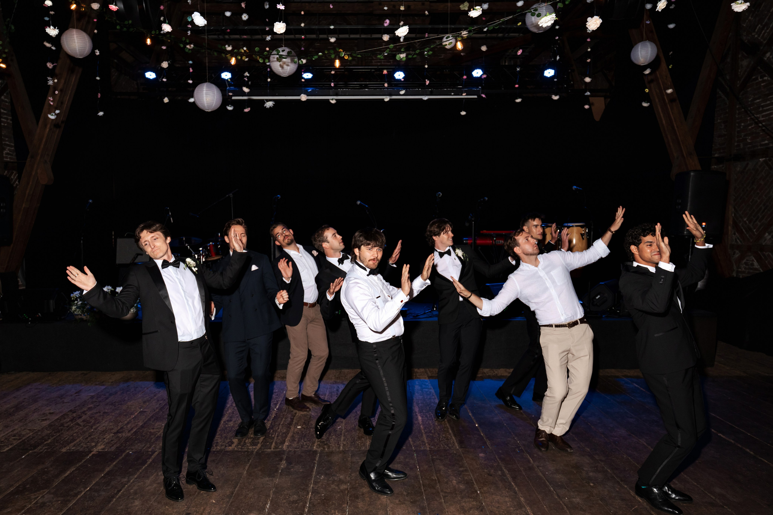 LUKAS & MARIKO. Bryllupsfotograf i hele Norge