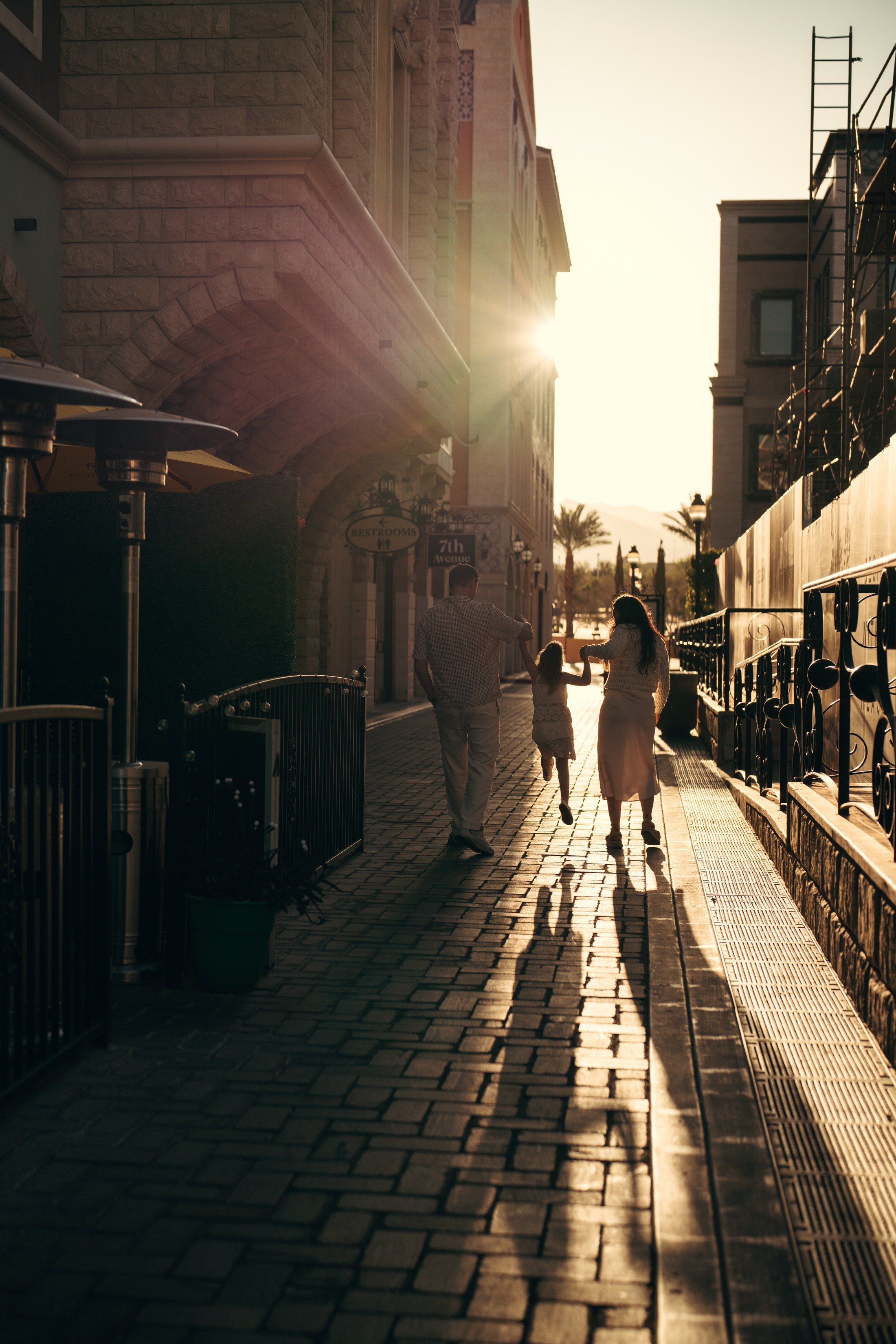 Family. Wedding & elopement photographer Viktoriya Kravtsov. Las Vegas