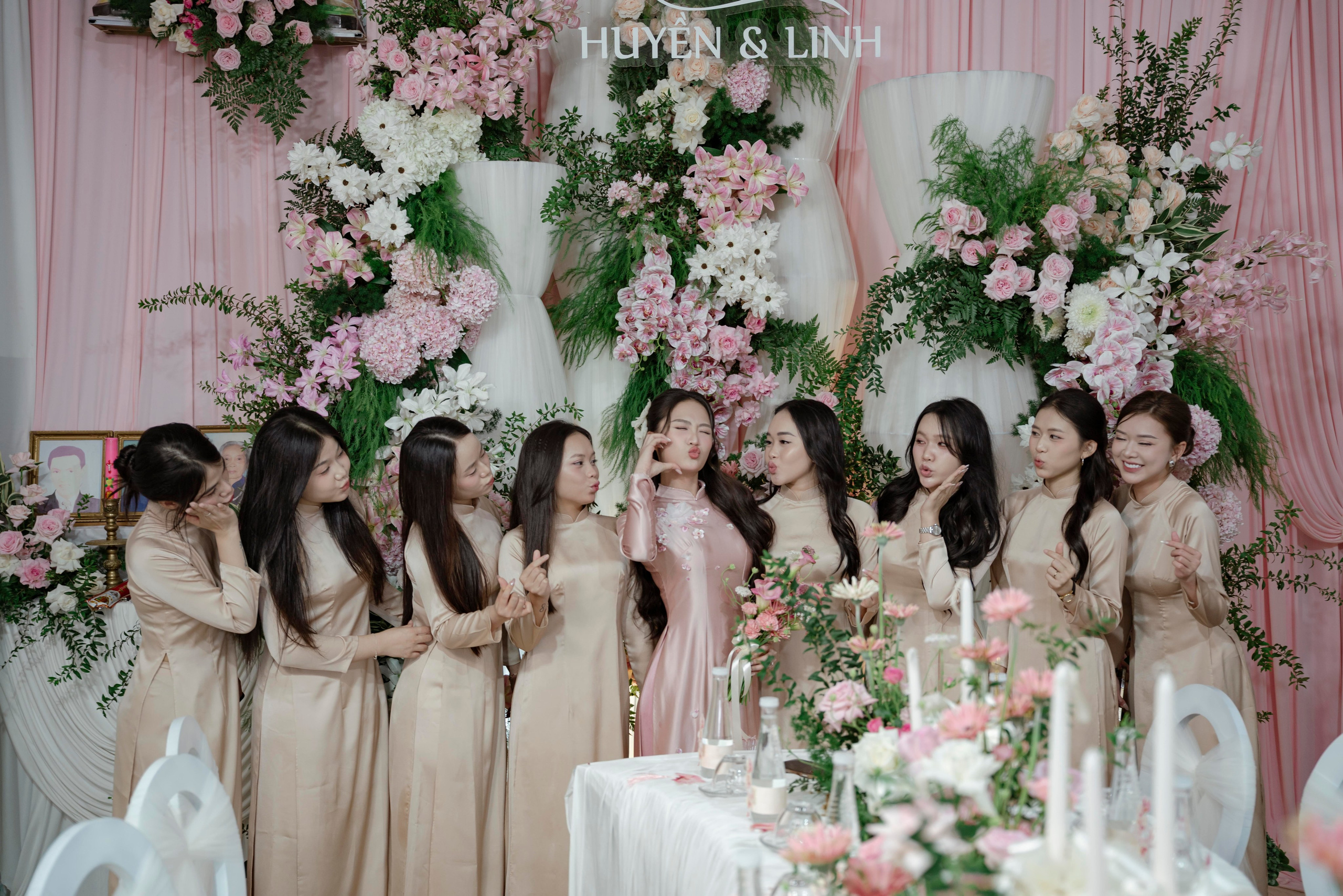 LINH & HUYEN. WEDDING PHOTOGRAPHER IN VIETNAM