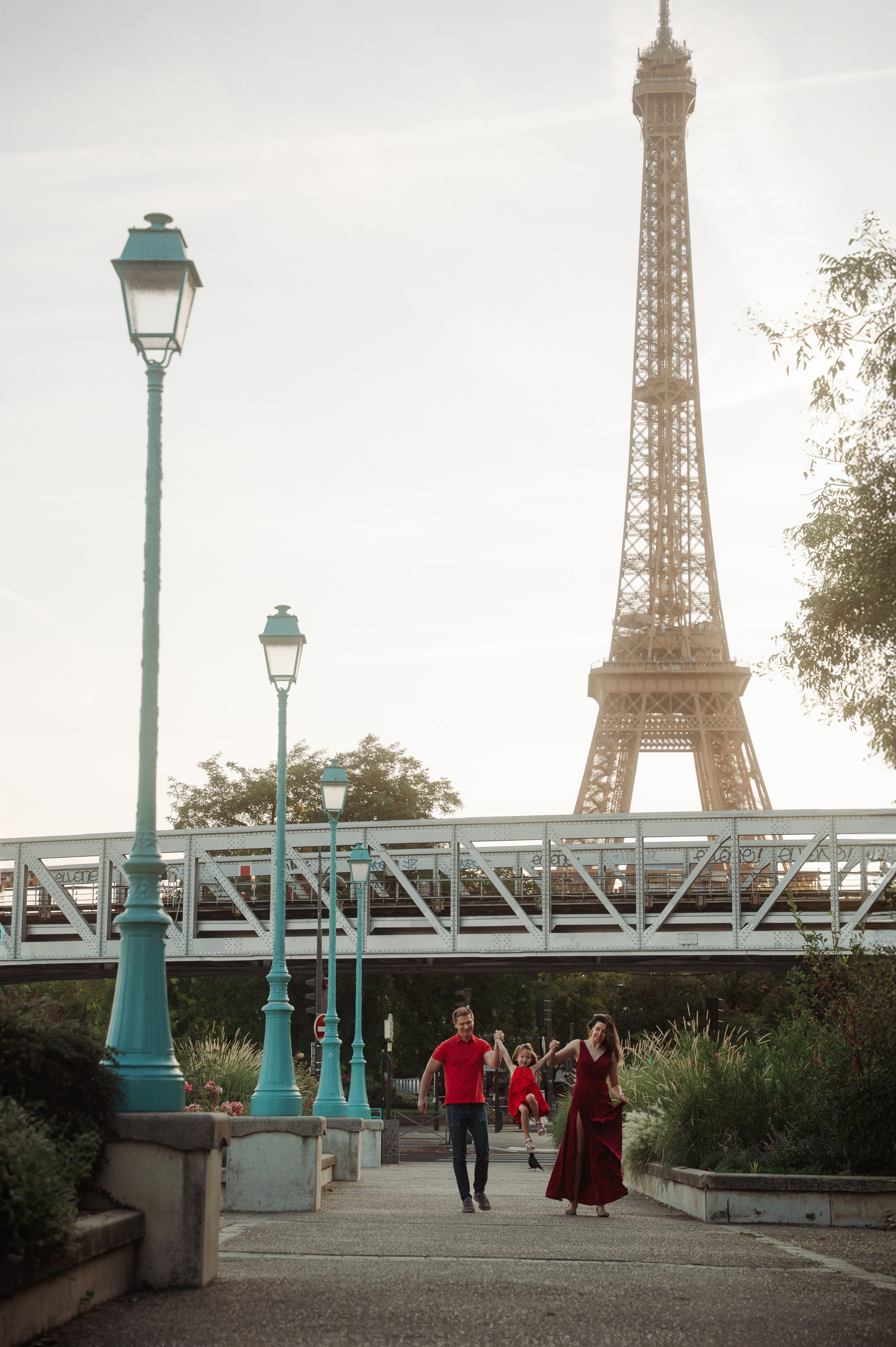Maria, Vadim & Mila in Paris. Paris photographer — Polina Osipova