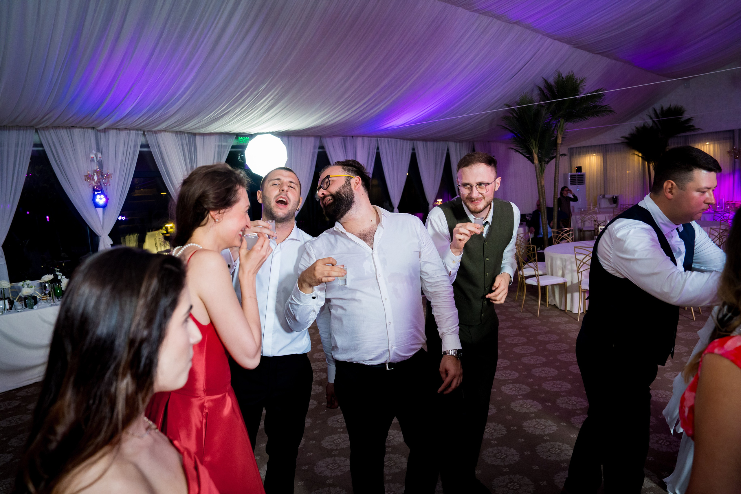 PARTY. Gabriel Florea — Fotograf nuntă București