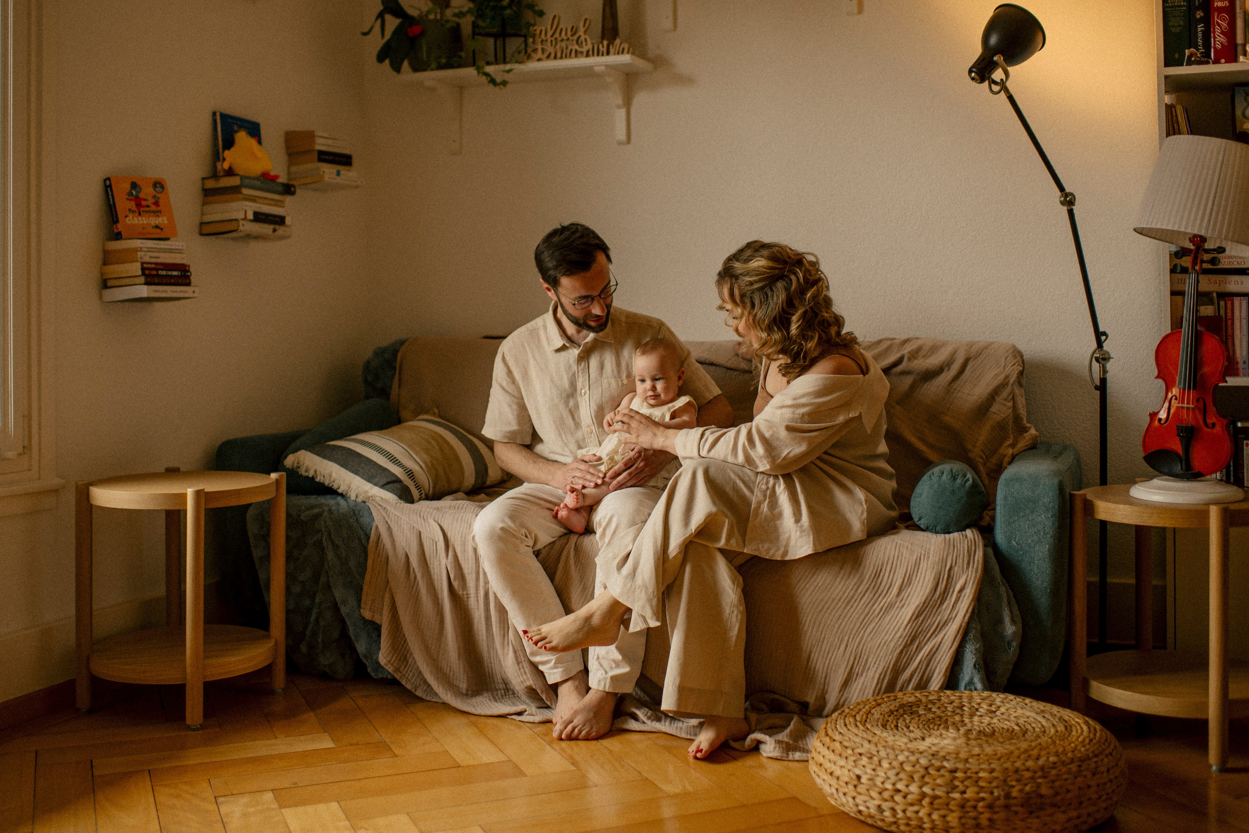 Malwina Rafael and Klara. Polina Sobol — family & documentary photographer in Bern. Outdoor & urban photo sessions for families, kids and couples