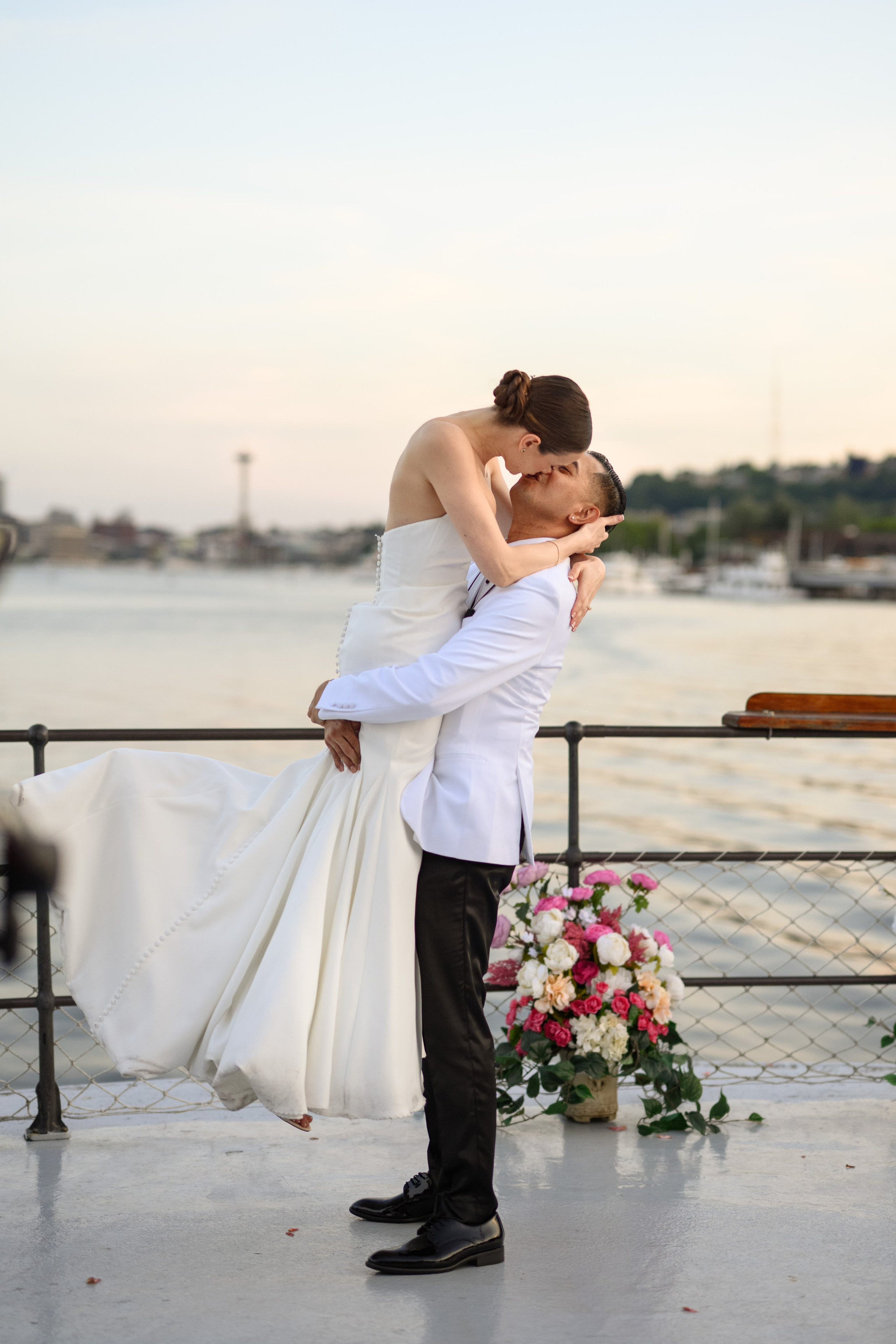 Kevin & Katie. Wedding & portrait photography in the Seattle Area. Helen Michelle photographer
