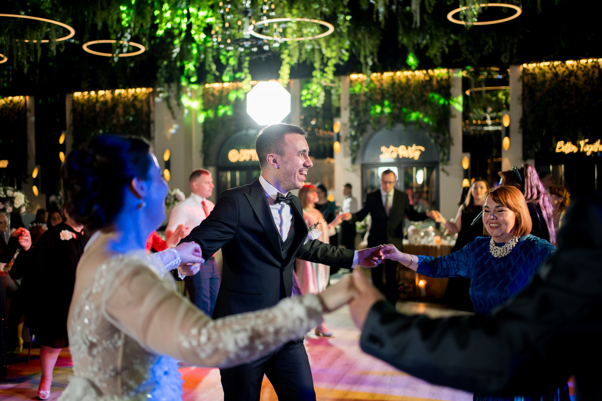 PARTY. Gabriel Florea — Fotograf nuntă București