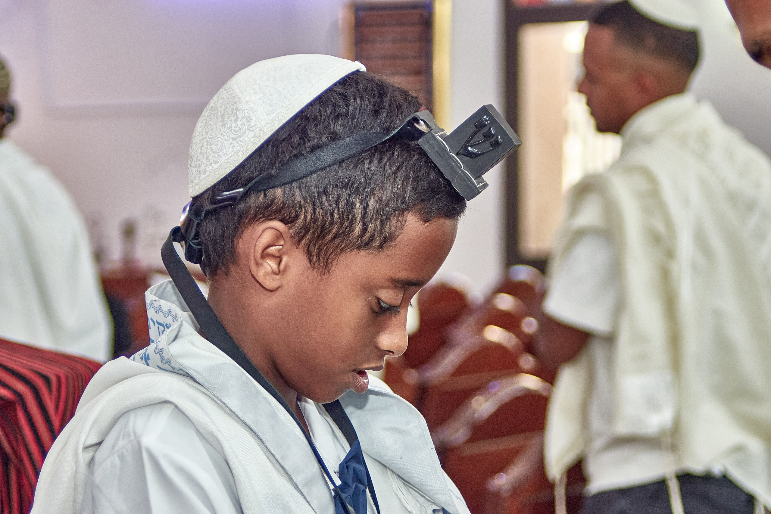 E S T E R. Middle East Photo Agency — Photography & Event Magnets — סוכנות צילום והדפסת מגנטים לאירועים