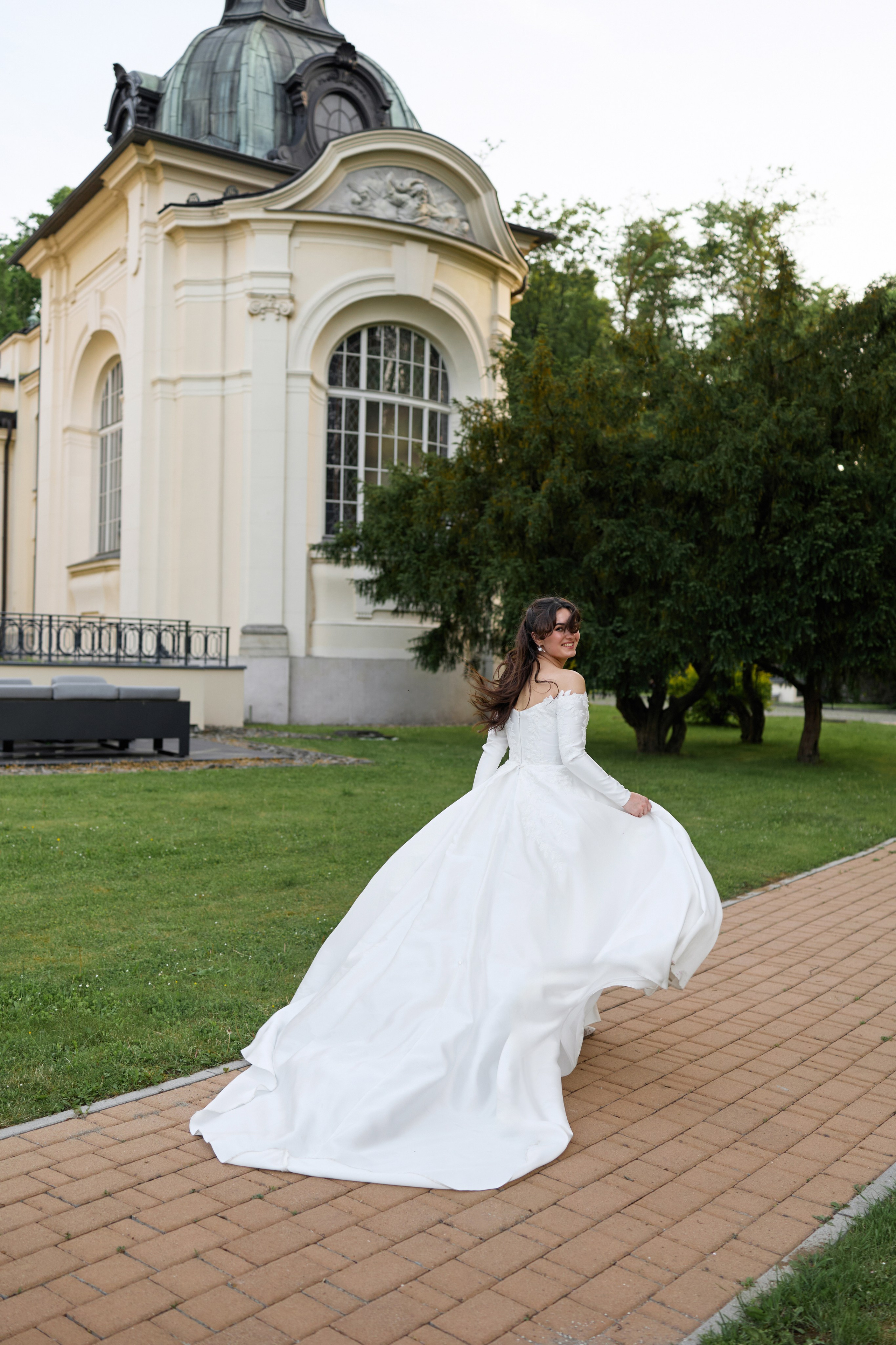 Wiktoria & Kacper. Pałac Goetz. Fotograf ślubny i rodzinny w Krakowie Yana Klymova