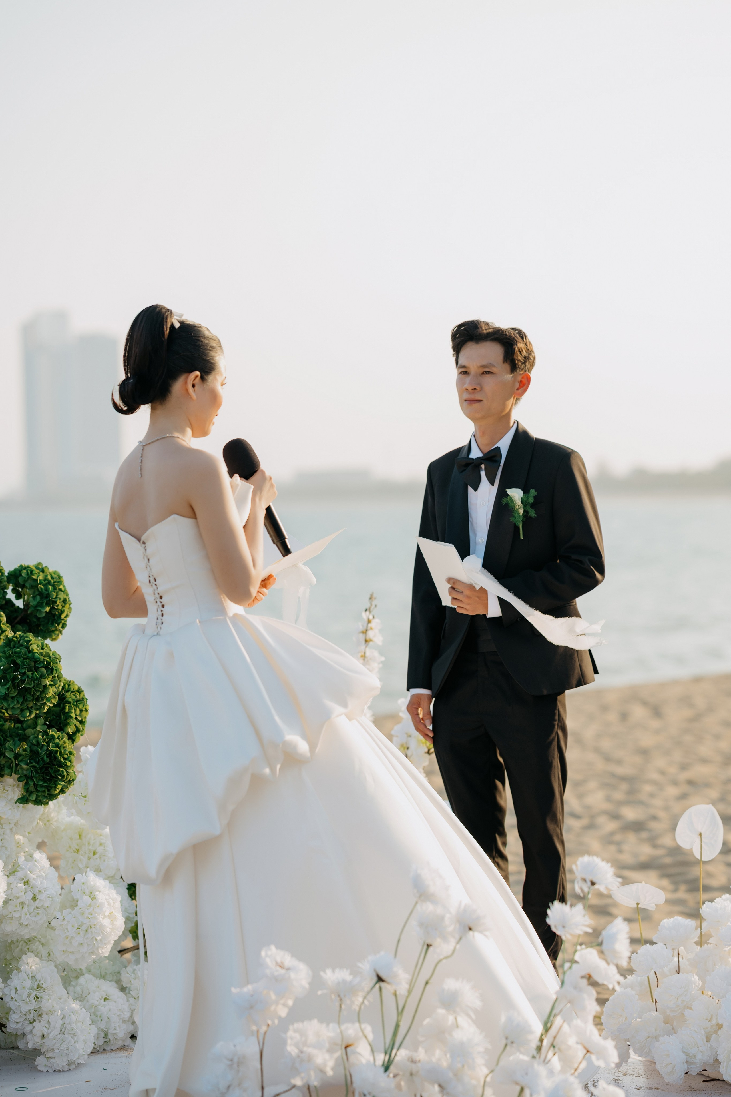 DIEU & THINH/Destination Wedding. Nhiếp ảnh gia đám cưới hàng đầu tại Thành Phố Hồ Chí Minh