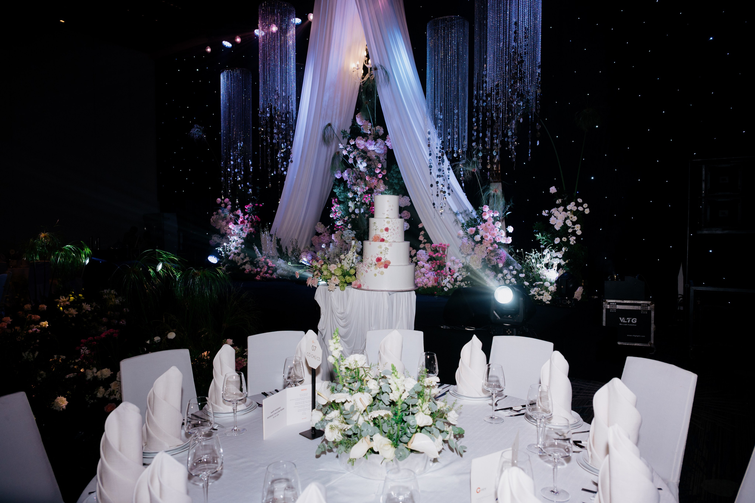 Nicholas & KimThanh / GemCenter 24.05.2026. Nhiếp ảnh gia đám cưới hàng đầu tại Thành Phố Hồ Chí Minh