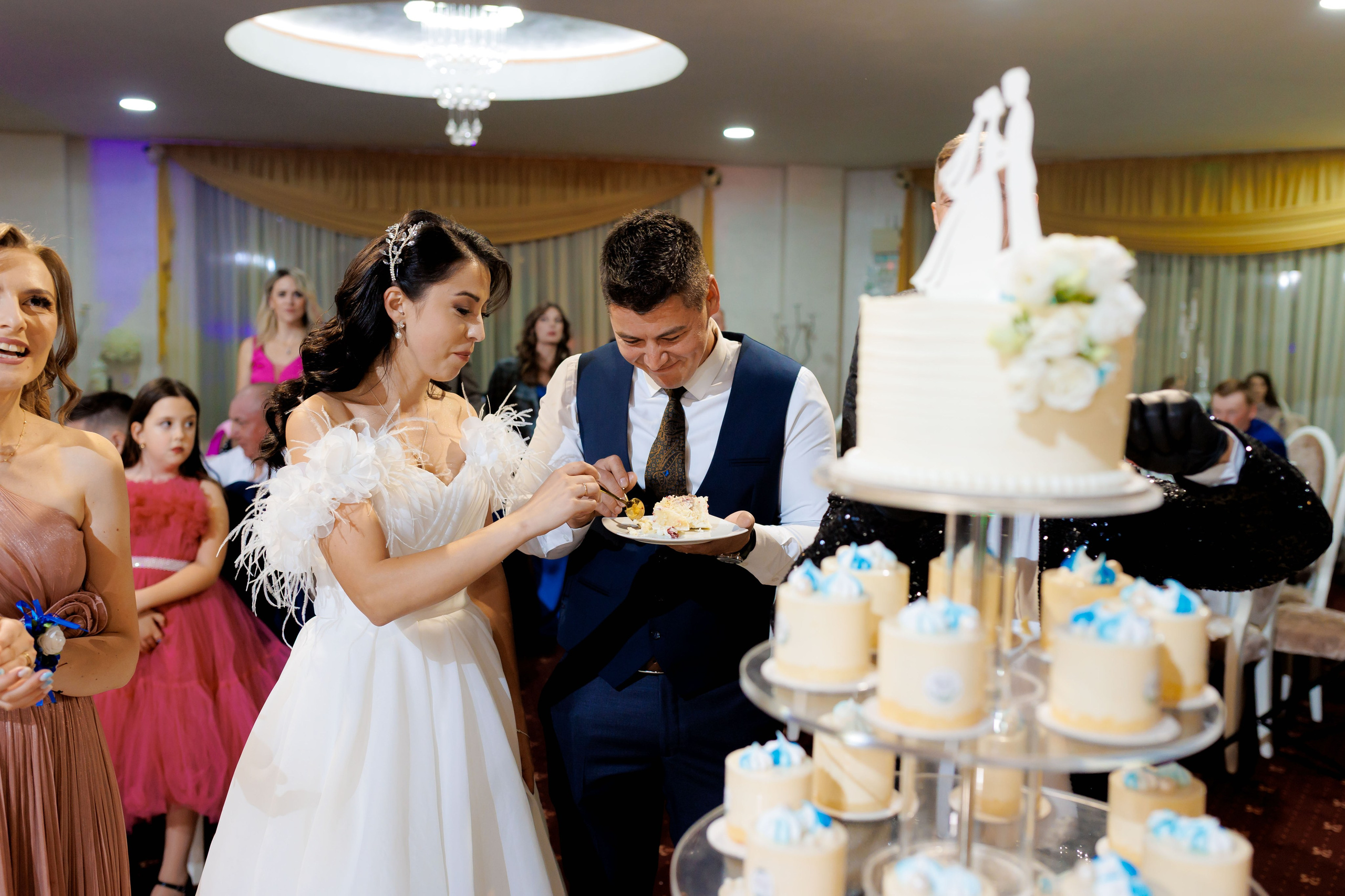 Loredana & Emilian – Ziua Nunții | Videografie - fotografie Botez Suceava, Iași, Botoșani. Servicii foto-video profesionale, pentru momente de neuitat