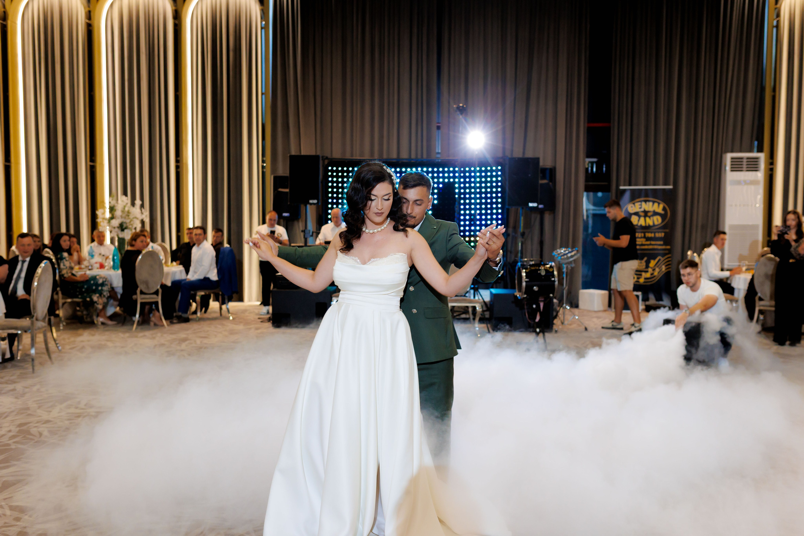 Nunta Nicoleta & Răzvan | Fotografie & Videografie Profesională. Servicii foto-video profesionale, pentru momente de neuitat