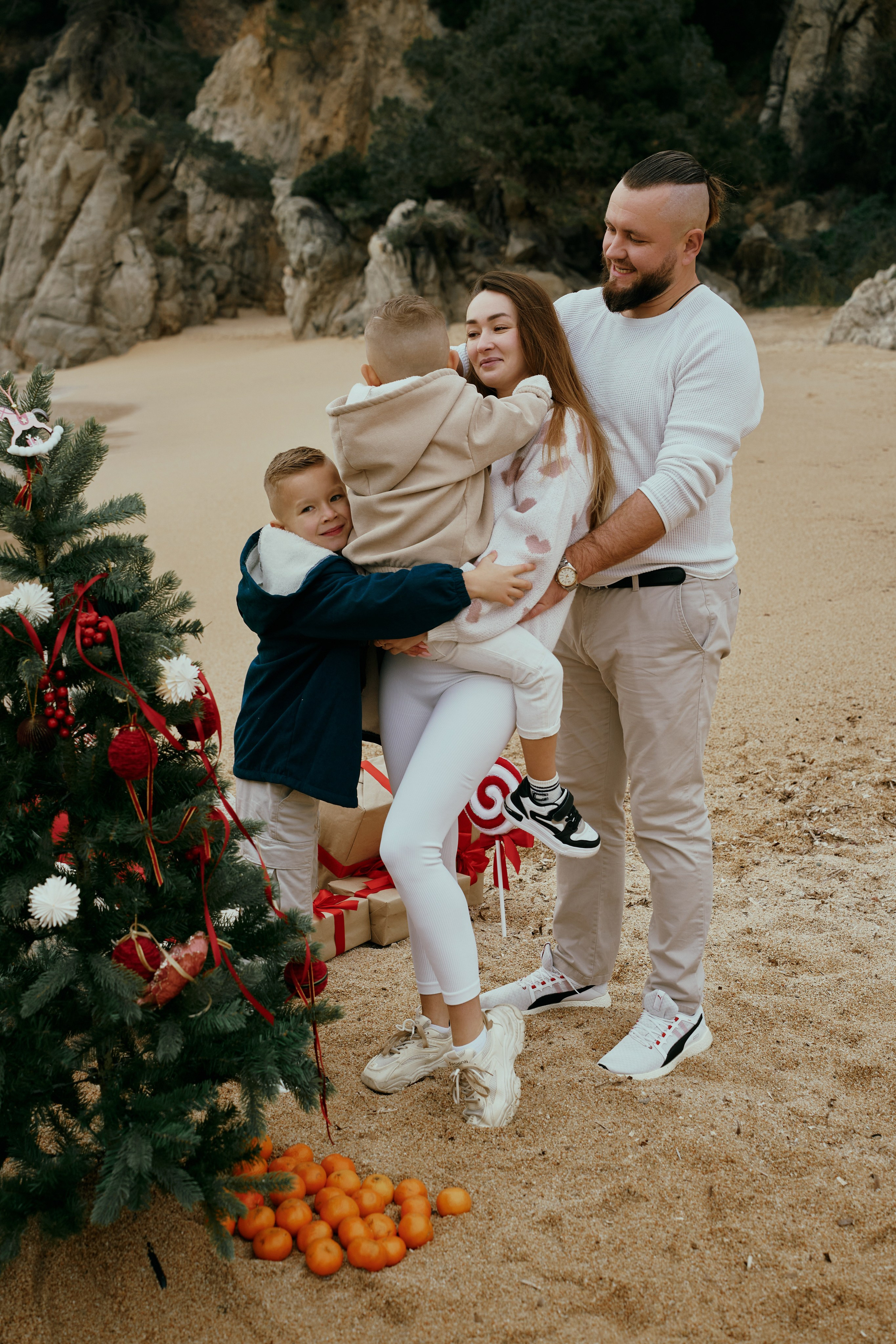 Рождество на пляже. Большая семья. Фотограф в Барселоне Жанна Захарченко