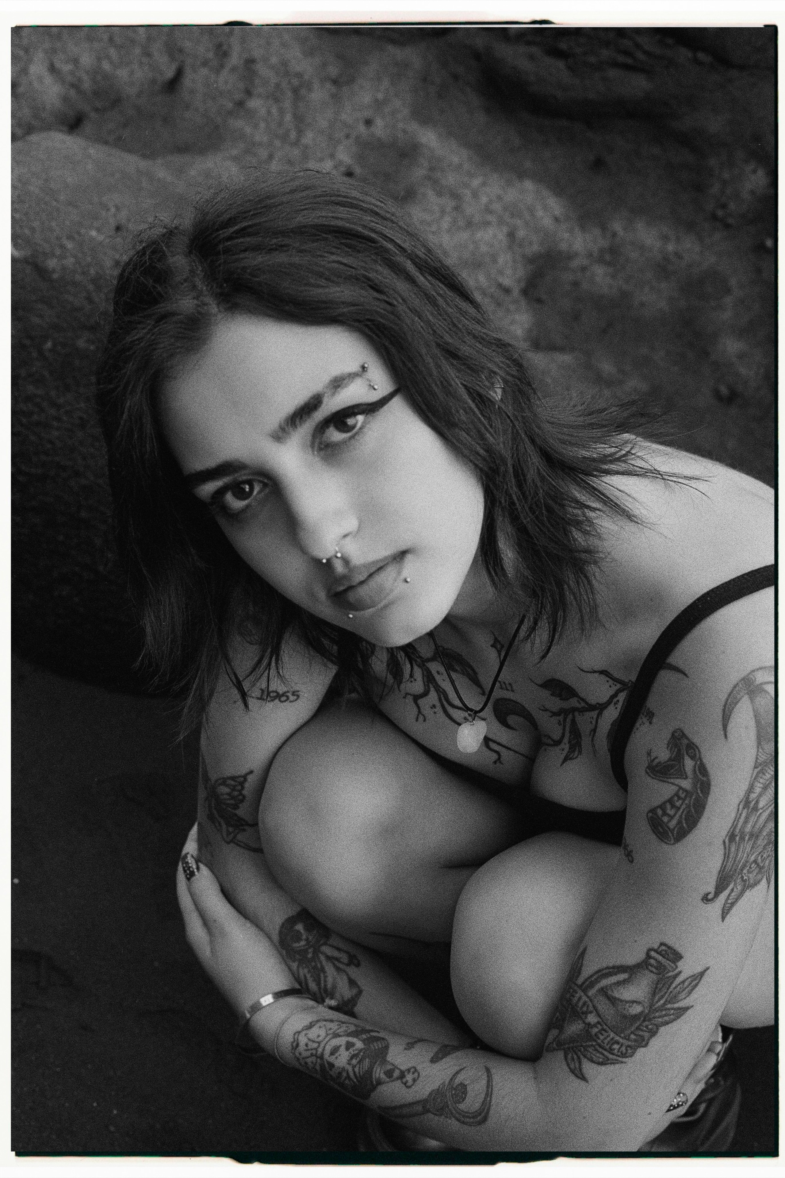 Veronica / ILFORD HP5. Portrait photographer in Madeira — Marina Shtukina