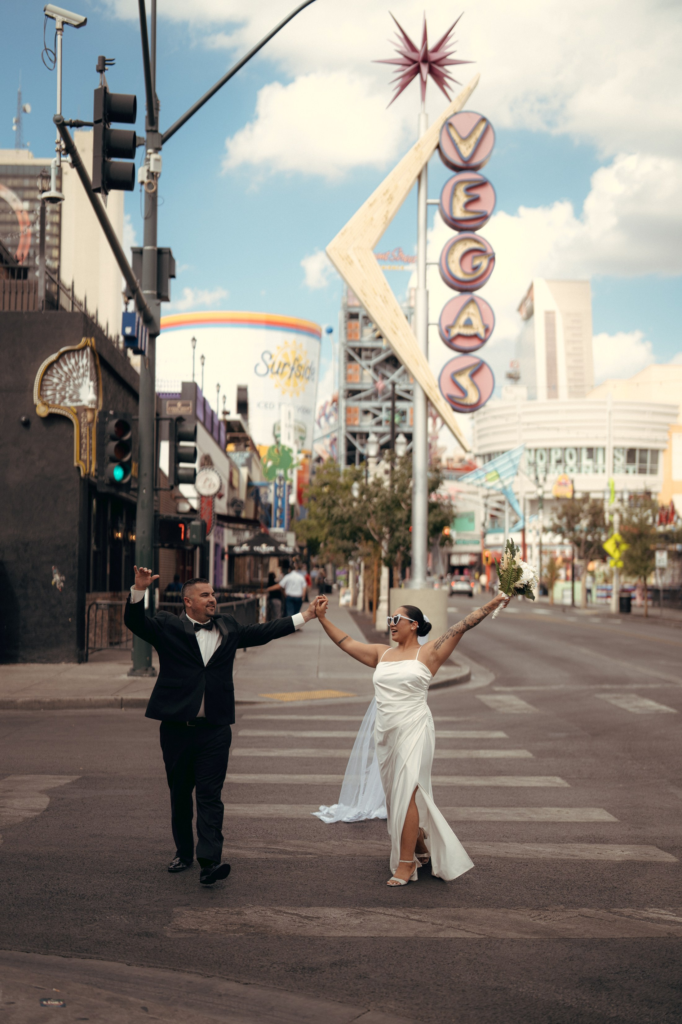Noelani&Alex. Wedding & elopement photographer Viktoriya Kravtsov. Las Vegas