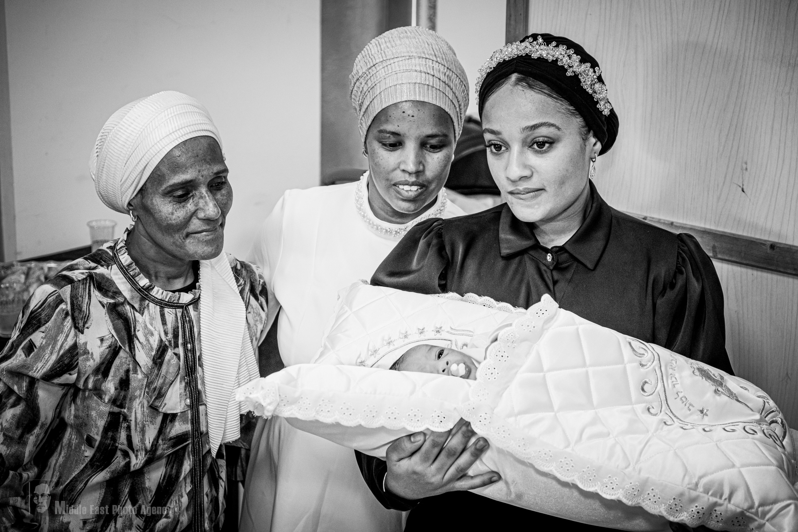 ‏ברית מילה. Middle East Photo Agency — Photography & Event Magnets — סוכנות צילום והדפסת מגנטים לאירועים