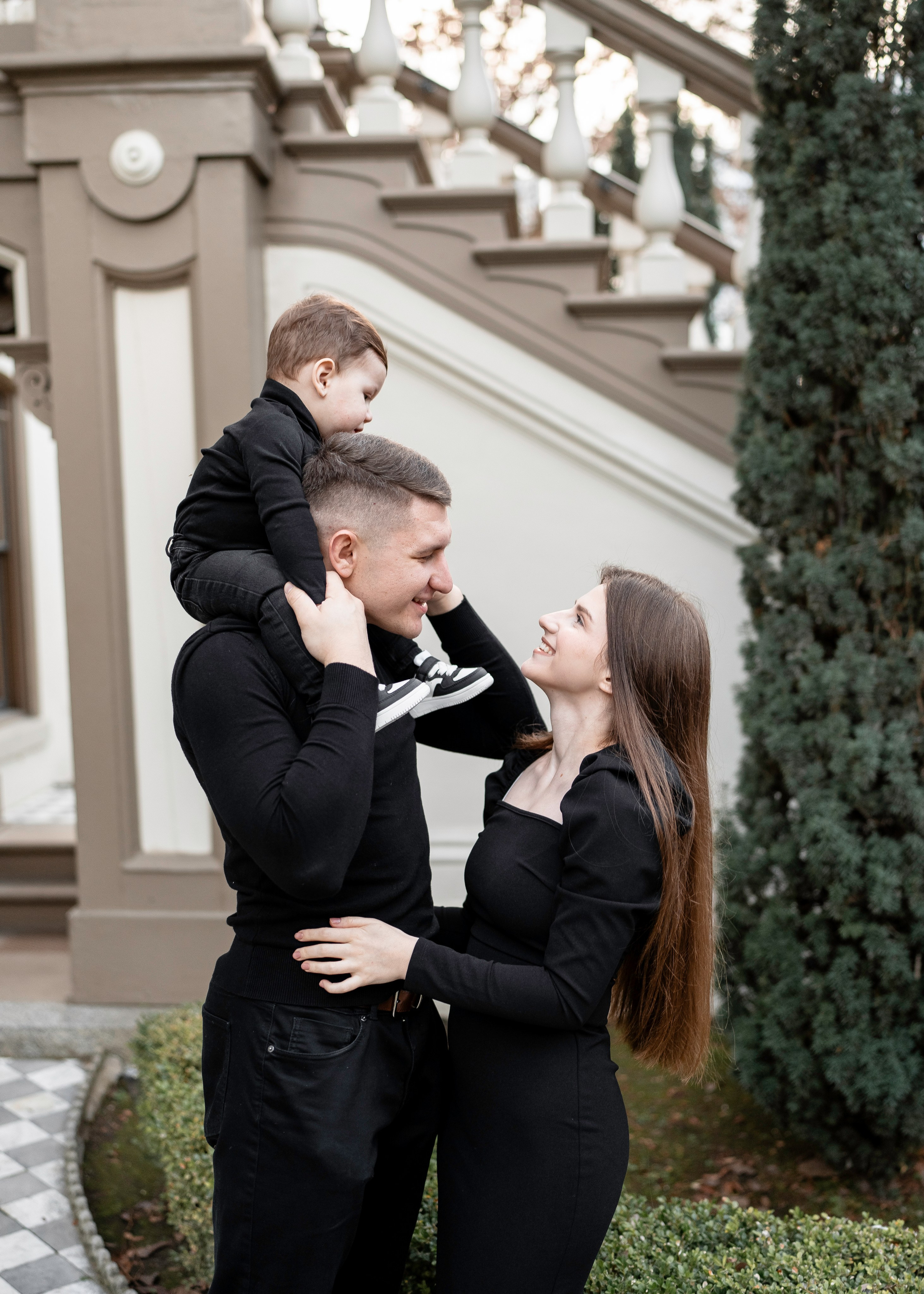 Artem, Nadia & Elisha. Family photographer in Sacramento | Sofia Pavenko