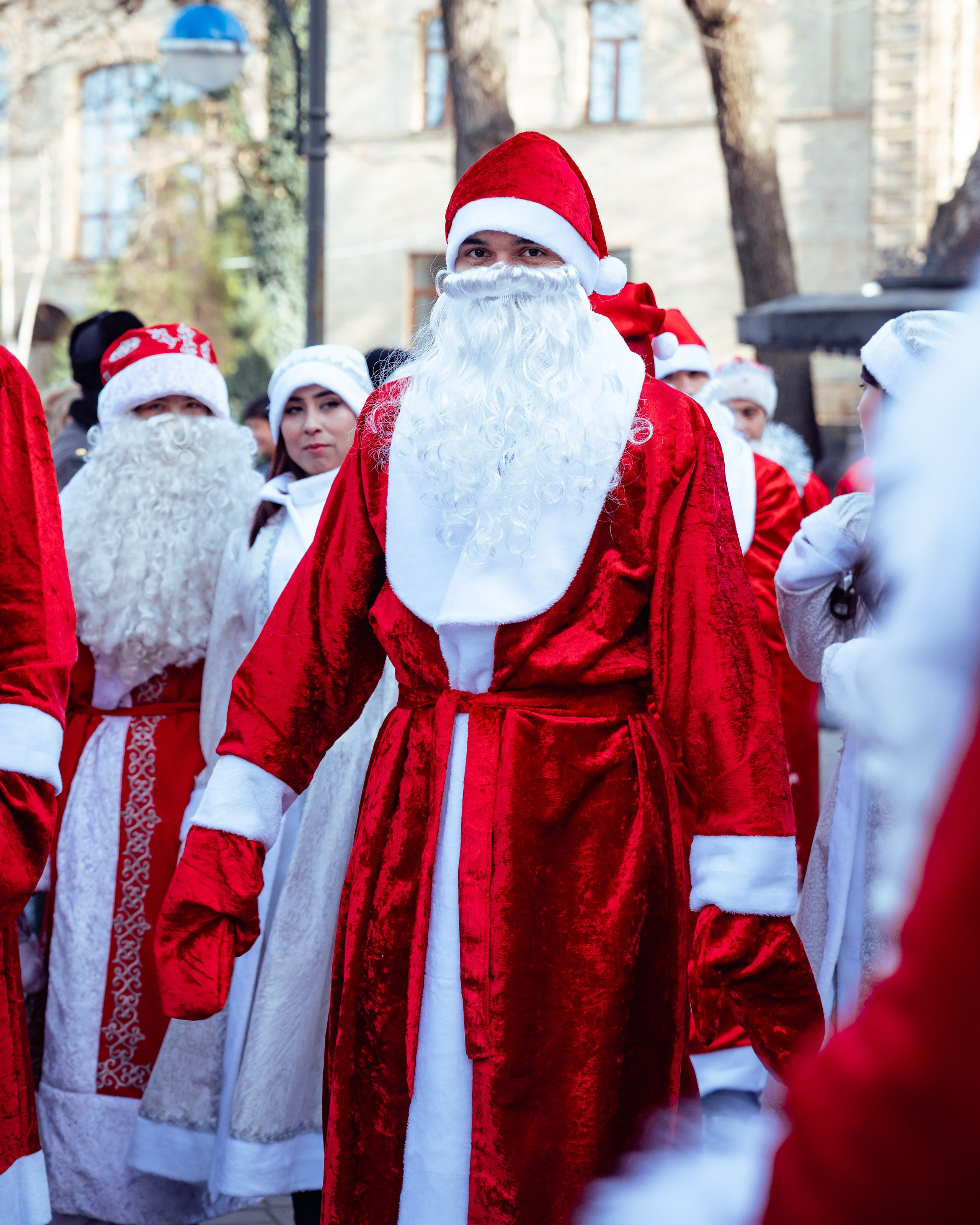 Парад Дедов Морозов. Георгий Намазов | Фотограф в Ташкенте