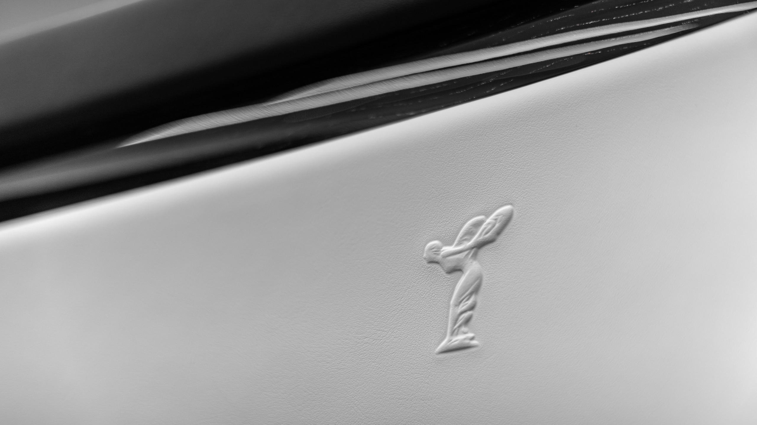 ROLLS-ROYCE. WORLDWIDE COMMERCIAL AUTOMOTIVE PHOTOGRAPHER