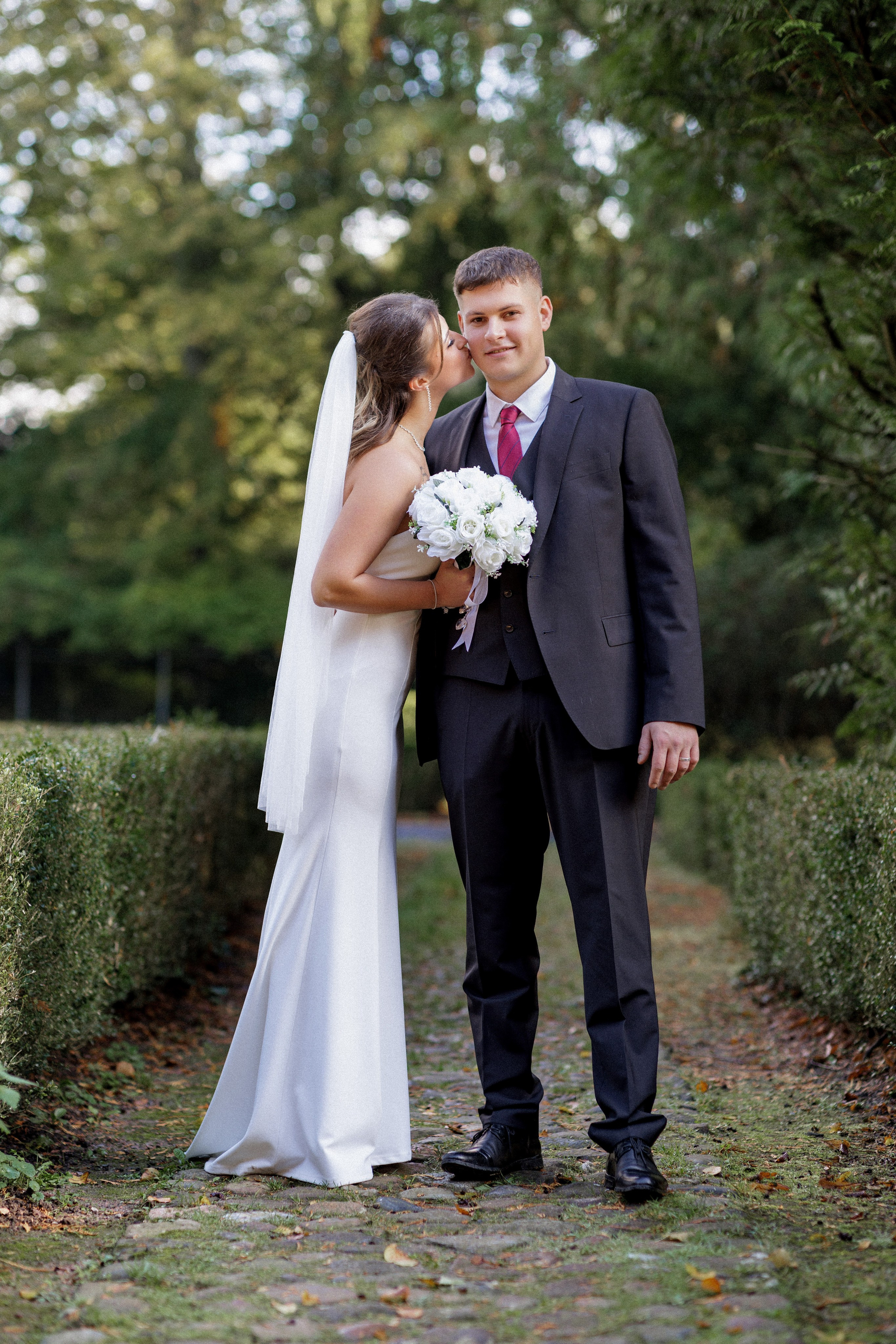 Hochzeitsfotografie im Schloss Arensburg: Ein Tag voller Liebe. Hochzeitsfotograf und Hochzeitsvideograf aus Hamburg | Roka21Film