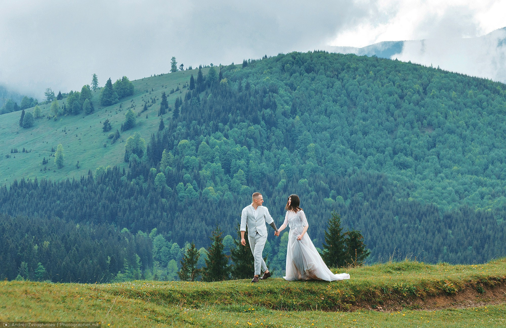 Sedinta foto in Carpati - fotograf Andrei Zveaghintev. Fotograf nunta si familie in Moldova, Chisinau - Andrei Zveaghintev