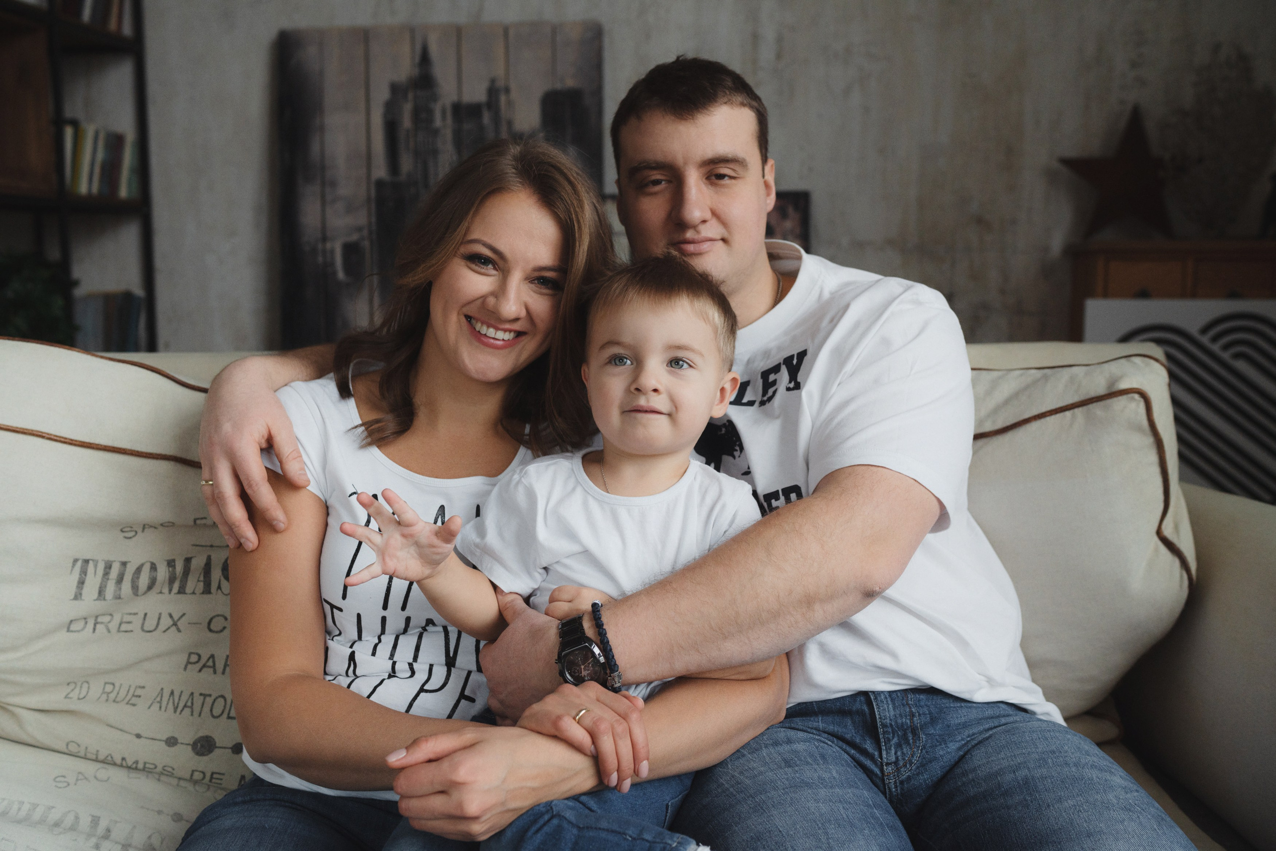 Фотосессия для семьи в студии Дананг. Фотограф в Дананге, Вьетнам. Эстетика и лайфстайл