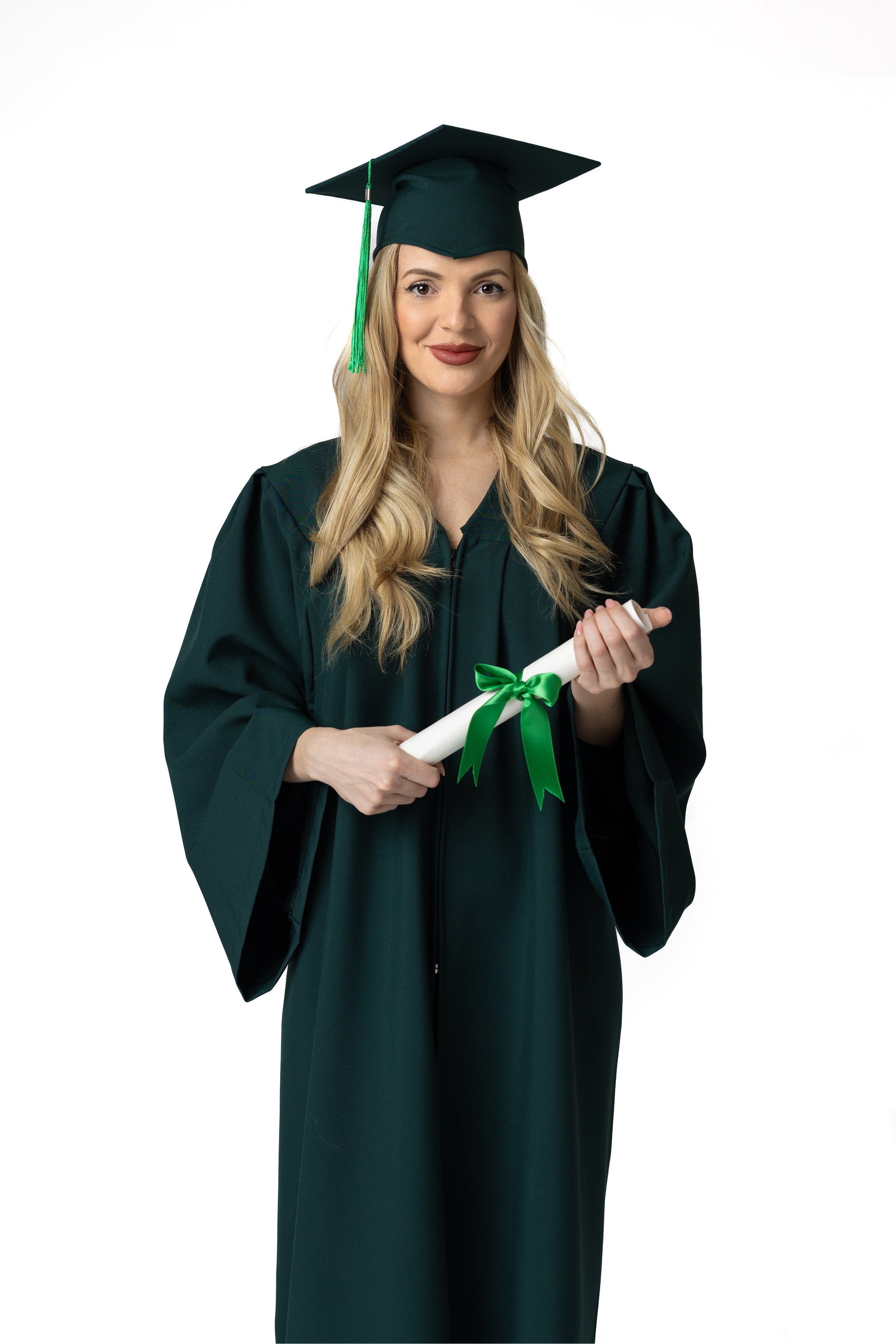 Академична тога за университет – тъмно зелена тога и академична шапка за дипломиране.