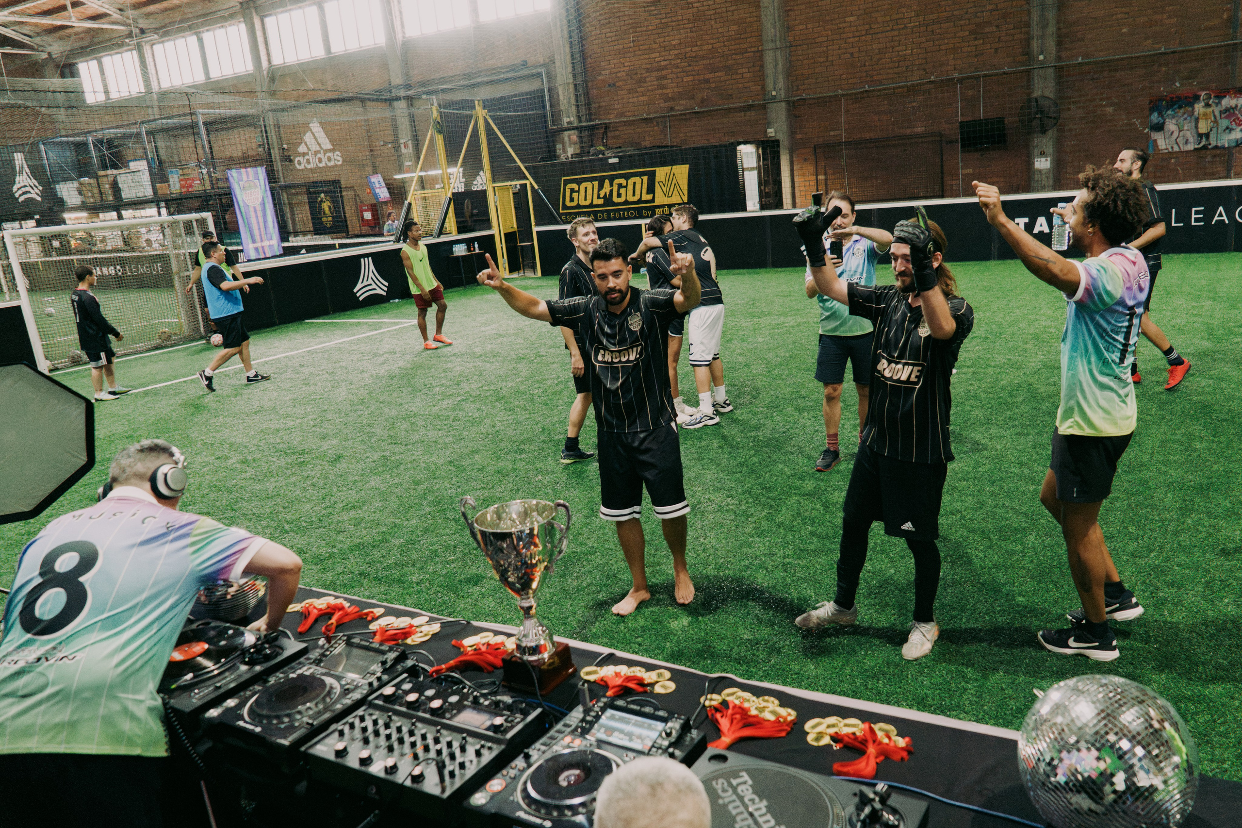 Disco Club | Lifestyle deportiva. Creador de contenido visual en Barcelona | Dima Kit