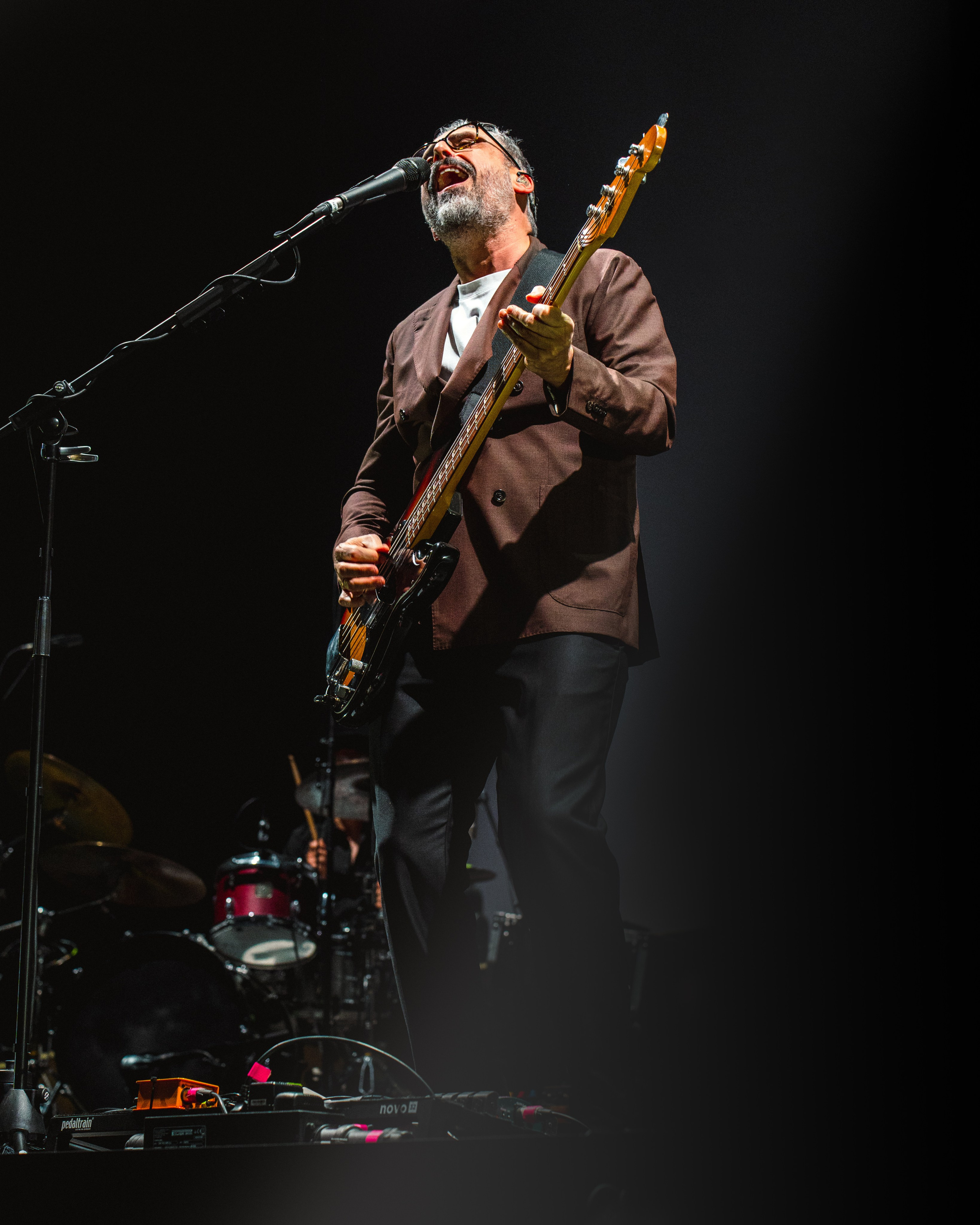 BRUNORI SAS // UNIPOL ARENA BOLOGNA. Francesco Mion // Sport & Live Music Photographer