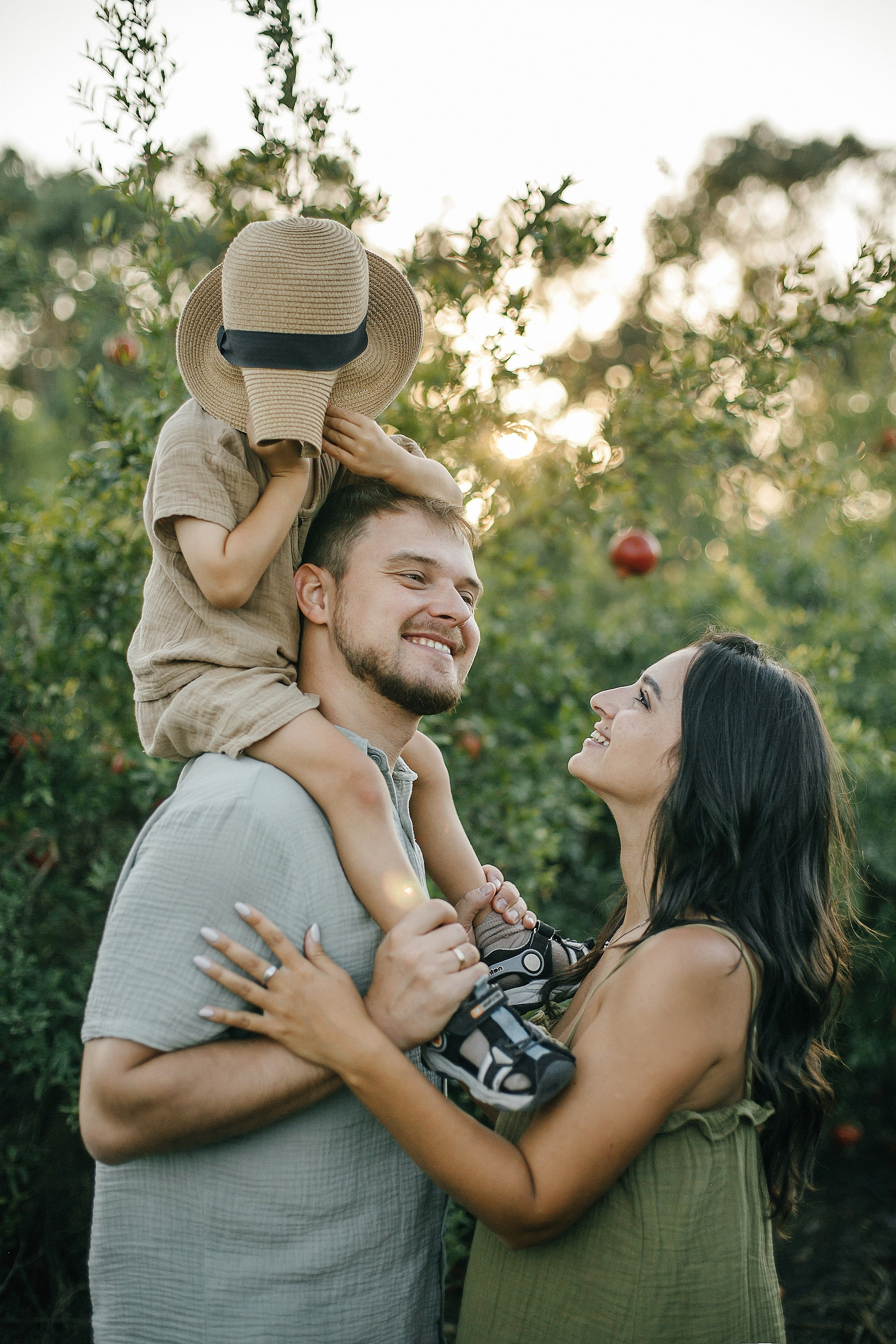 Binyamina garden. Family photographer in Israel