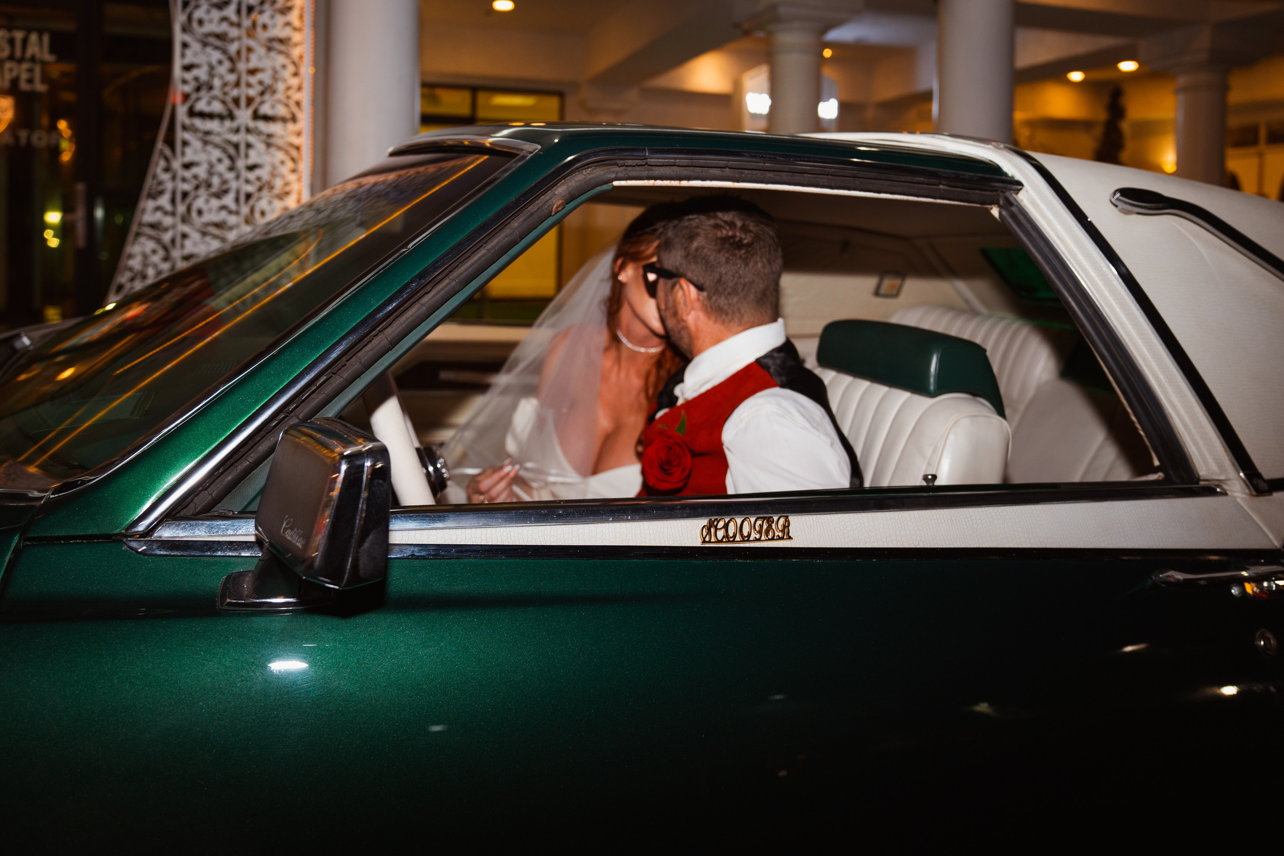 Rebecca&Todd. Wedding & elopement photographer Viktoriya Kravtsov. Las Vegas