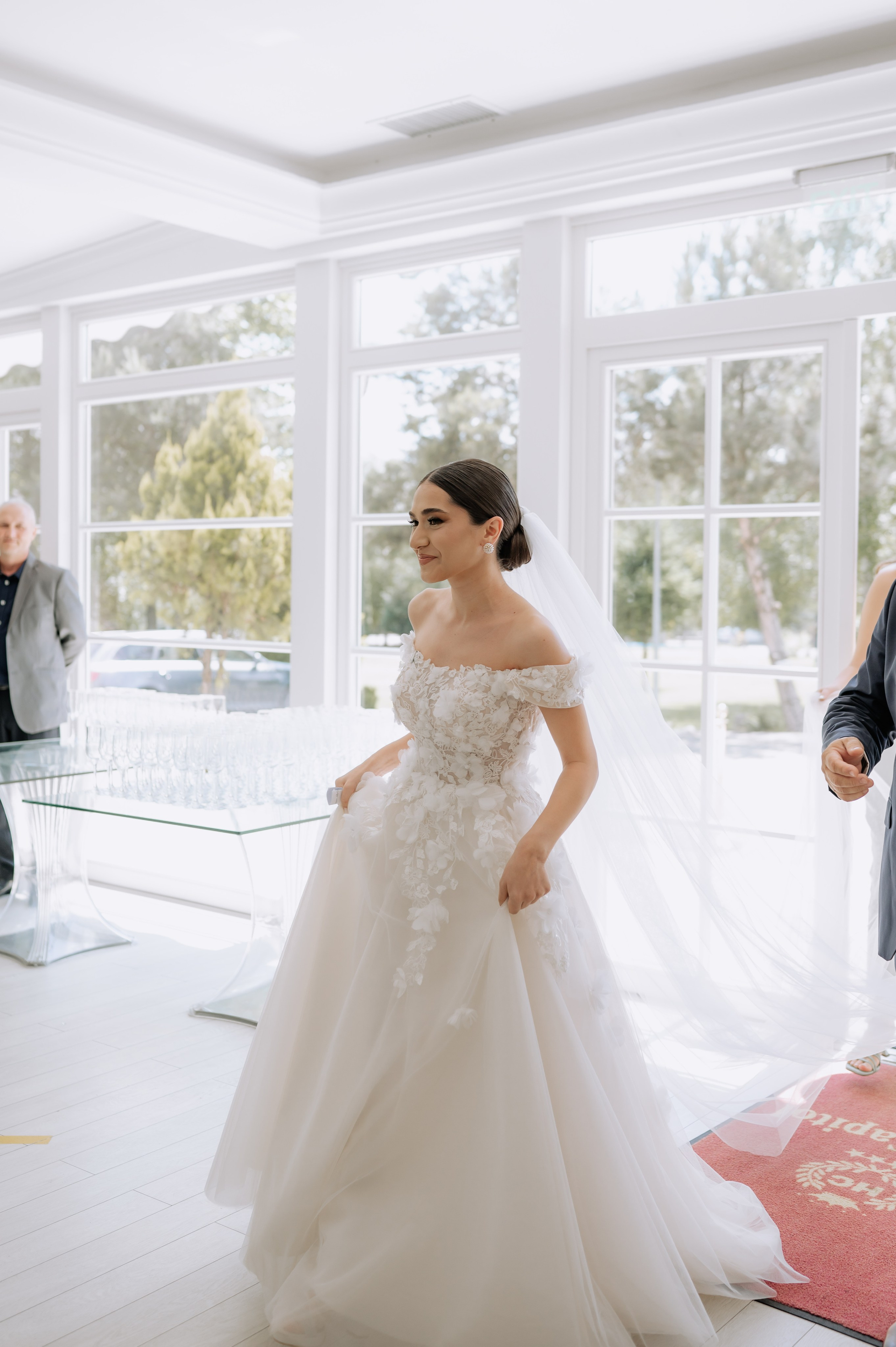 Nunta la Hotel Capitol Iasi. Proud Vision Weddings | Wedding Photography & Film — Servicii profesionale Foto Video Nunta Iasi